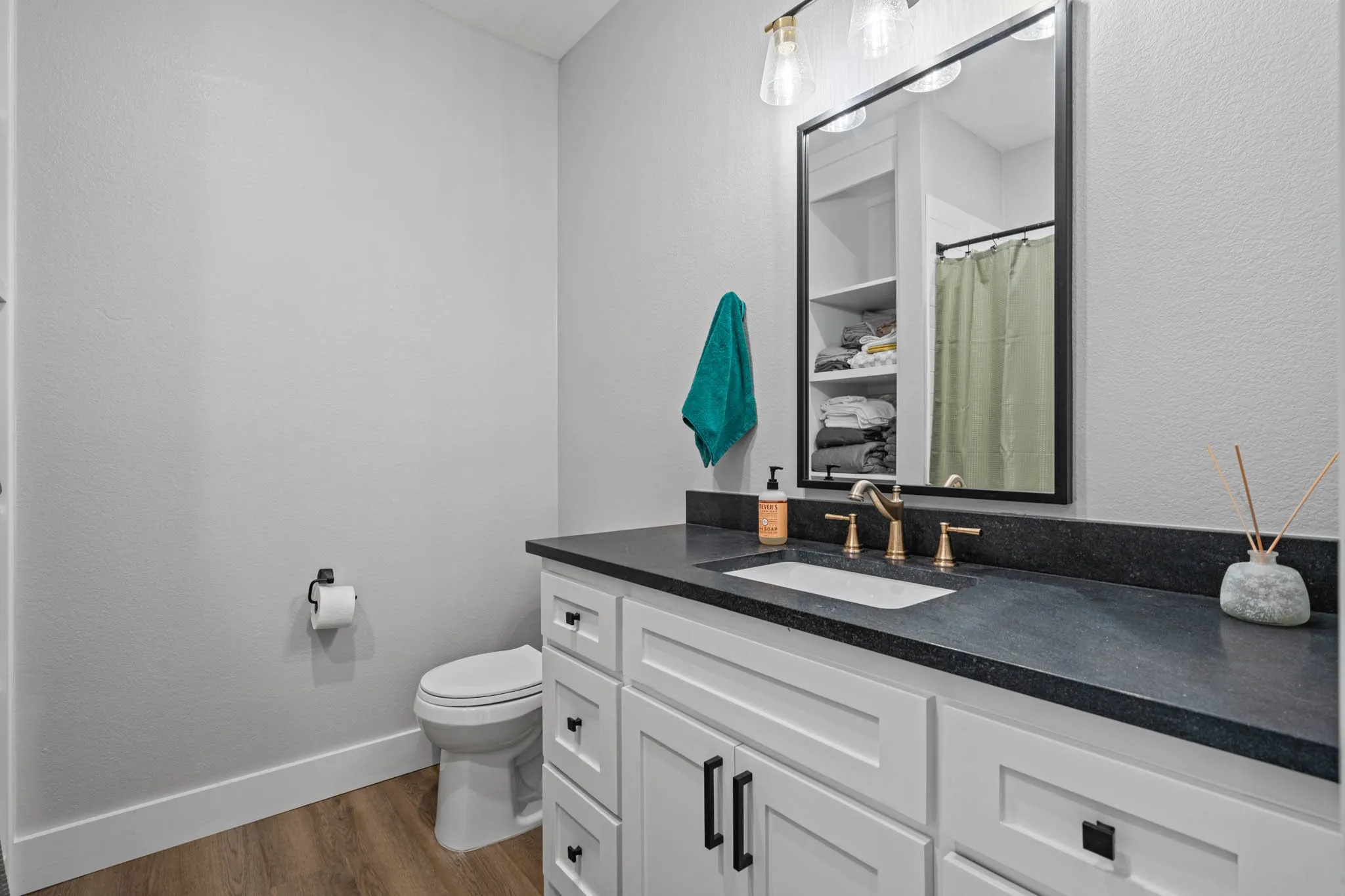 Single Family Residence For Sale in Mc Lennan County , 12010 Kenai Circle, Woodway, Texas 76712, 4 Bedroom, 3 Bathroom, 2 Garage spaces, 2,845 Sqft, built in 2022, Preowned, mls#21180548, Real Estate Agent in Woodway, Homes For Sale in Mc Lennan county, Homes For Sale in Woodway, Realtor in Woodway Texas, Real Estate Brokerage Independent Realty Texas, Luminita Cordes Realtor