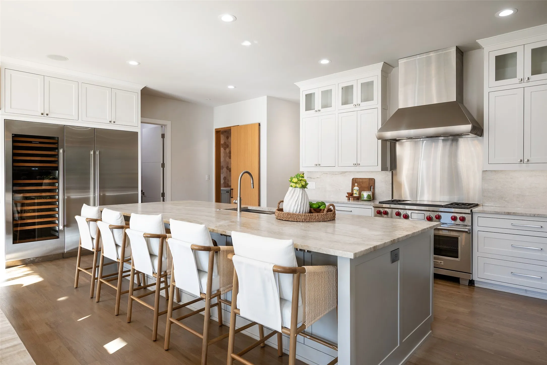 Single Family Residence For Sale in Dallas County , 11219 Leachman Circle, Dallas, Texas 75229, 5 Bedroom, 6 Bathroom, 3 Garage spaces, 5,470 Sqft, built in 1972, Preowned, mls#21185723, Real Estate Agent in Dallas, Homes For Sale in Dallas county, Homes For Sale in Dallas, Realtor in Dallas Texas, Real Estate Brokerage Independent Realty Texas, Luminita Cordes Realtor