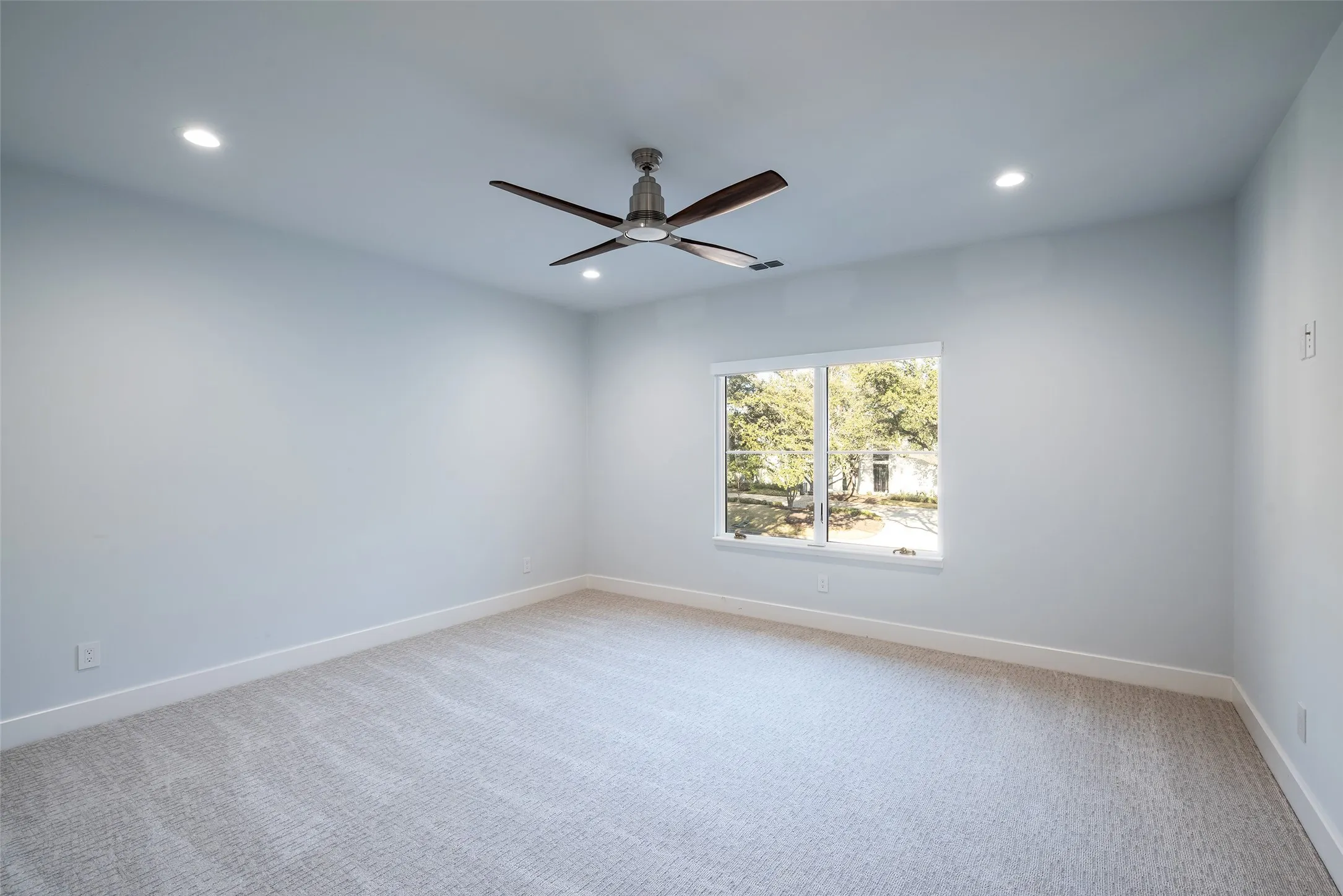 Single Family Residence For Sale in Dallas County , 11219 Leachman Circle, Dallas, Texas 75229, 5 Bedroom, 6 Bathroom, 3 Garage spaces, 5,470 Sqft, built in 1972, Preowned, mls#21185723, Real Estate Agent in Dallas, Homes For Sale in Dallas county, Homes For Sale in Dallas, Realtor in Dallas Texas, Real Estate Brokerage Independent Realty Texas, Luminita Cordes Realtor