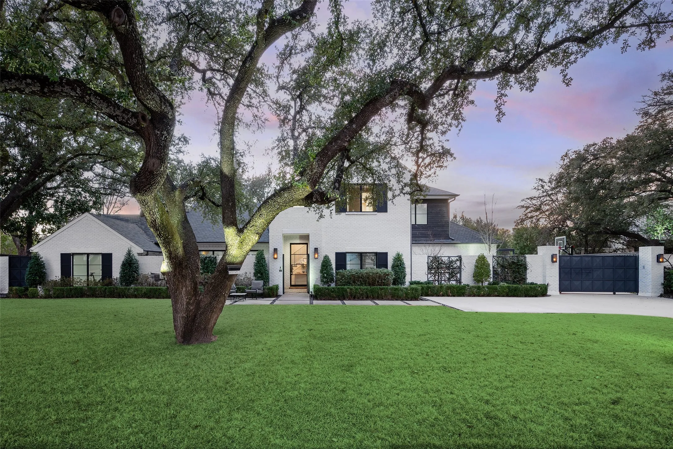 Single Family Residence For Sale in Dallas County , 11219 Leachman Circle, Dallas, Texas 75229, 5 Bedroom, 6 Bathroom, 3 Garage spaces, 5,470 Sqft, built in 1972, Preowned, mls#21185723, Real Estate Agent in Dallas, Homes For Sale in Dallas county, Homes For Sale in Dallas, Realtor in Dallas Texas, Real Estate Brokerage Independent Realty Texas, Luminita Cordes Realtor