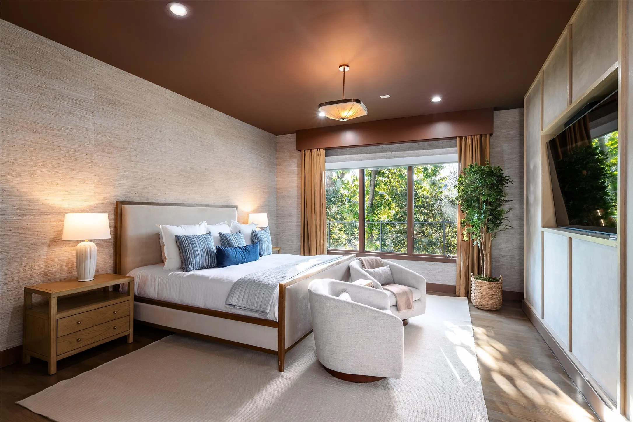 Single Family Residence For Sale in Dallas County , 11219 Leachman Circle, Dallas, Texas 75229, 5 Bedroom, 6 Bathroom, 3 Garage spaces, 5,470 Sqft, built in 1972, Preowned, mls#21185723, Real Estate Agent in Dallas, Homes For Sale in Dallas county, Homes For Sale in Dallas, Realtor in Dallas Texas, Real Estate Brokerage Independent Realty Texas, Luminita Cordes Realtor