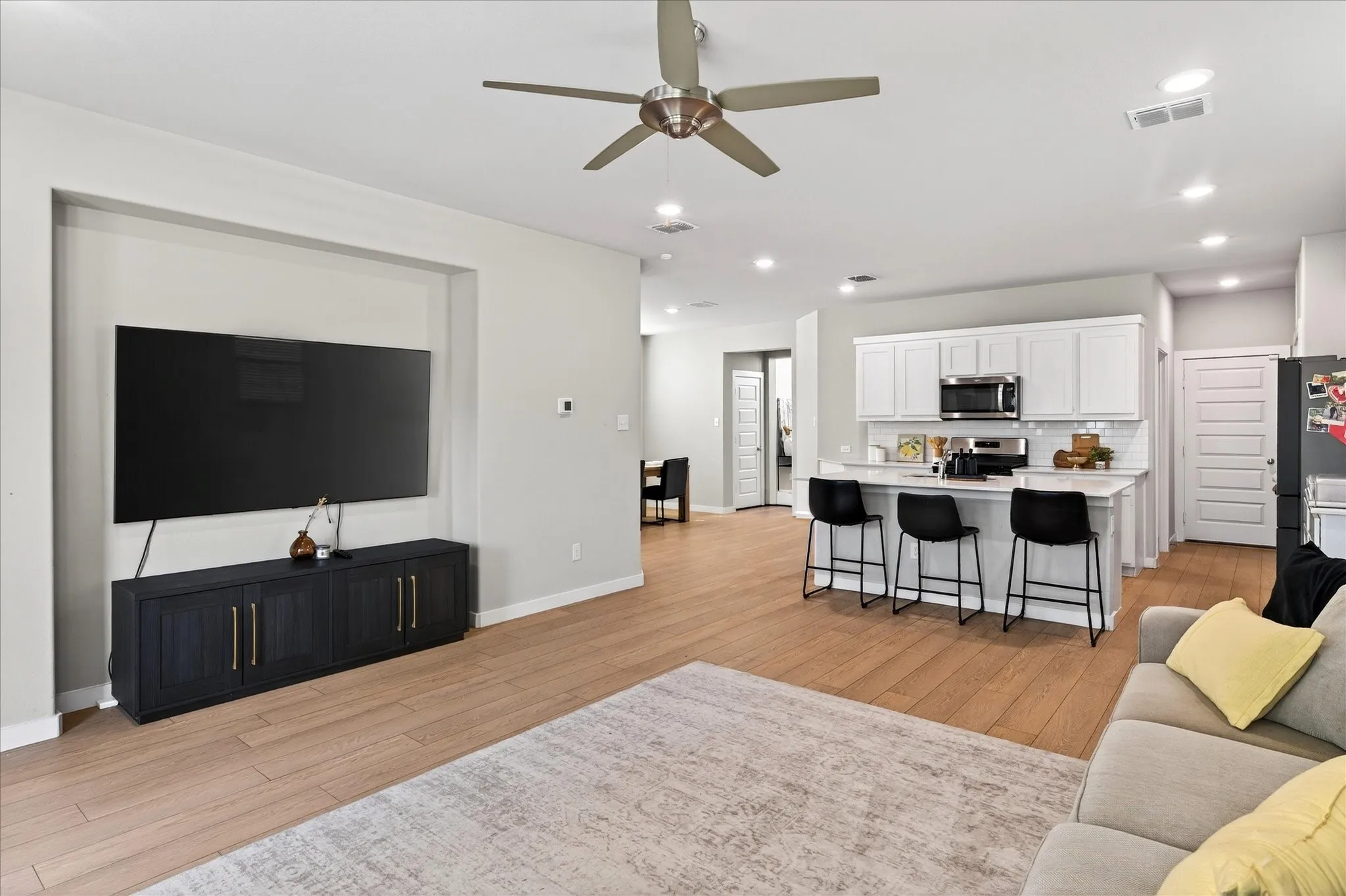 Single Family Residence For Sale in Collin County , 4713 Whitehill Trail, Princeton, Texas 75071, 4 Bedroom, 3 Bathroom, 22 Garage spaces, 2,367 Sqft, built in 2023, Preowned, mls#21187737, Real Estate Agent in Princeton, Homes For Sale in Collin county, Homes For Sale in Princeton, Realtor in Princeton Texas, Real Estate Brokerage Independent Realty Texas, Luminita Cordes Realtor