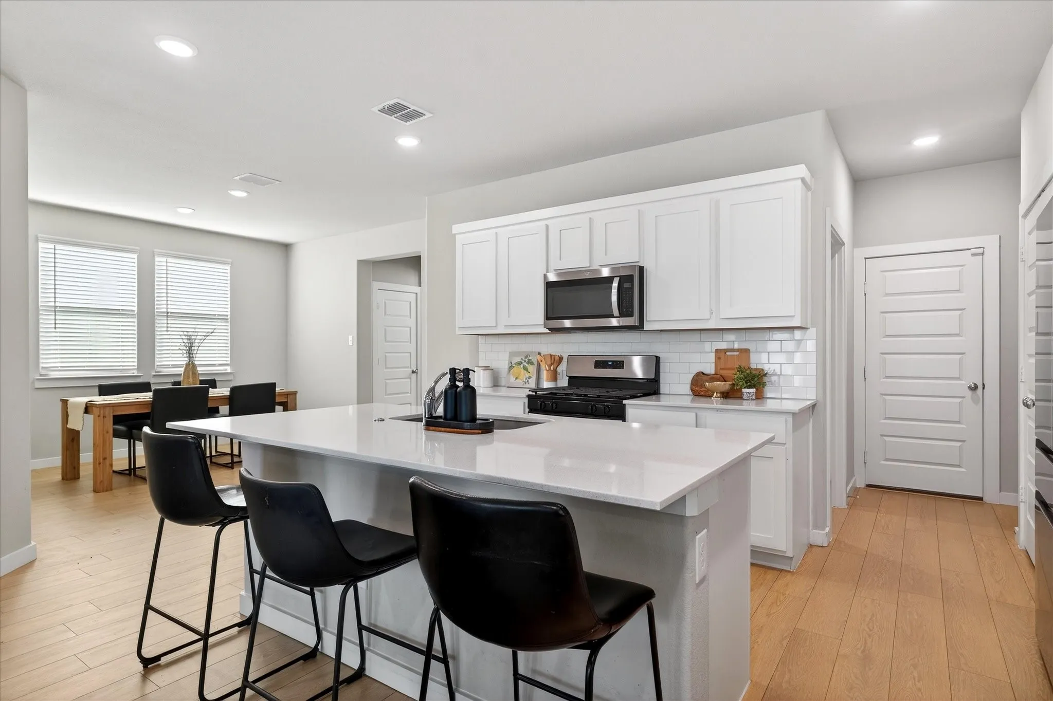Single Family Residence For Sale in Collin County , 4713 Whitehill Trail, Princeton, Texas 75071, 4 Bedroom, 3 Bathroom, 22 Garage spaces, 2,367 Sqft, built in 2023, Preowned, mls#21187737, Real Estate Agent in Princeton, Homes For Sale in Collin county, Homes For Sale in Princeton, Realtor in Princeton Texas, Real Estate Brokerage Independent Realty Texas, Luminita Cordes Realtor