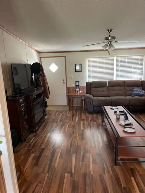 Mobile Home For Sale in Coleman County , 1001 ELIZABETH, Coleman, Texas 76834, 3 Bedroom, 2 Bathroom, 1 Garage spaces, 1,408 Sqft, built in 2009, Price $189,000, mls#21187897, Real Estate Agent in Coleman, Homes For Sale in Coleman county, Homes For Sale in Coleman, Realtor in Coleman Texas, Real Estate Brokerage Independent Realty Texas, Luminita Cordes Realtor