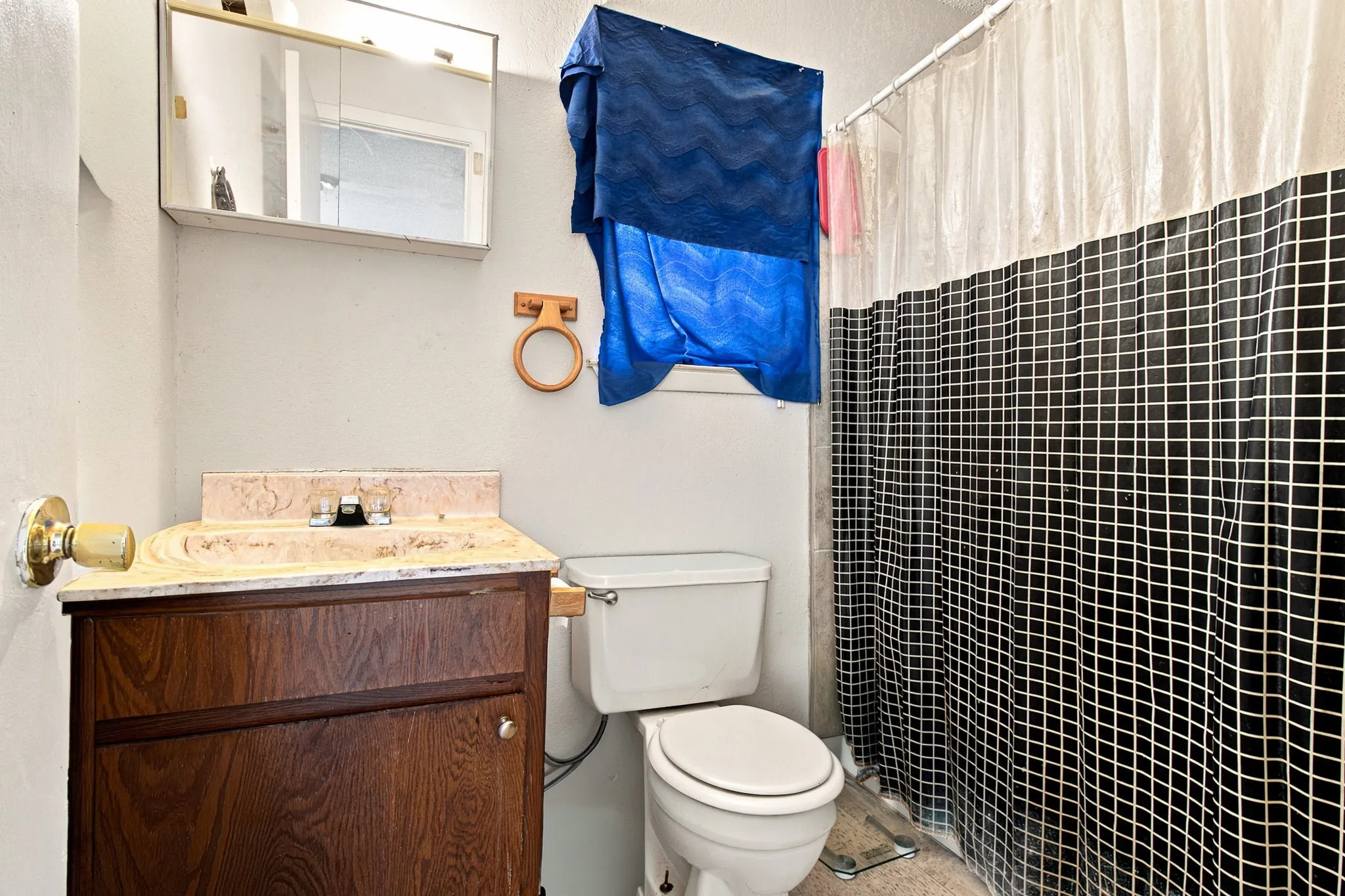 Single Family Residence For Sale in Tarrant County , 1537 Coral Cut Off, Pelican Bay, Texas 76020, 2 Bedroom, 2 Bathroom, 1 Garage spaces, 903 Sqft, built in 1984, Preowned, mls#21187250, Real Estate Agent in Pelican Bay, Homes For Sale in Tarrant county, Homes For Sale in Pelican Bay, Realtor in Pelican Bay Texas, Real Estate Brokerage Independent Realty Texas, Luminita Cordes Realtor