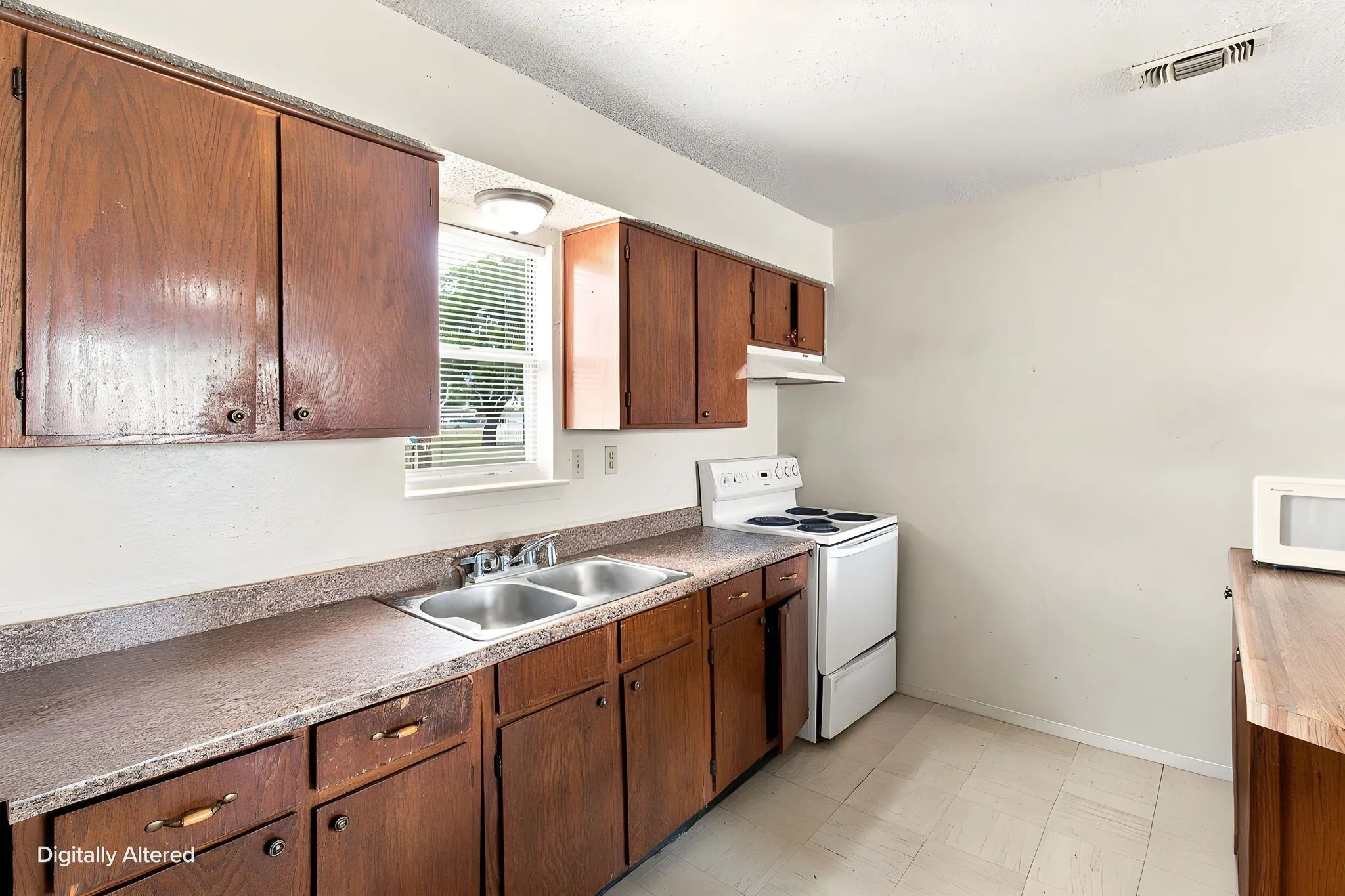 Single Family Residence For Sale in Tarrant County , 1525 Coral Cut Off, Pelican Bay, Texas 76020, 2 Bedroom, 1 Bathroom, 1 Garage spaces, 696 Sqft, built in 1984, Preowned, mls#21187241, Real Estate Agent in Pelican Bay, Homes For Sale in Tarrant county, Homes For Sale in Pelican Bay, Realtor in Pelican Bay Texas, Real Estate Brokerage Independent Realty Texas, Luminita Cordes Realtor