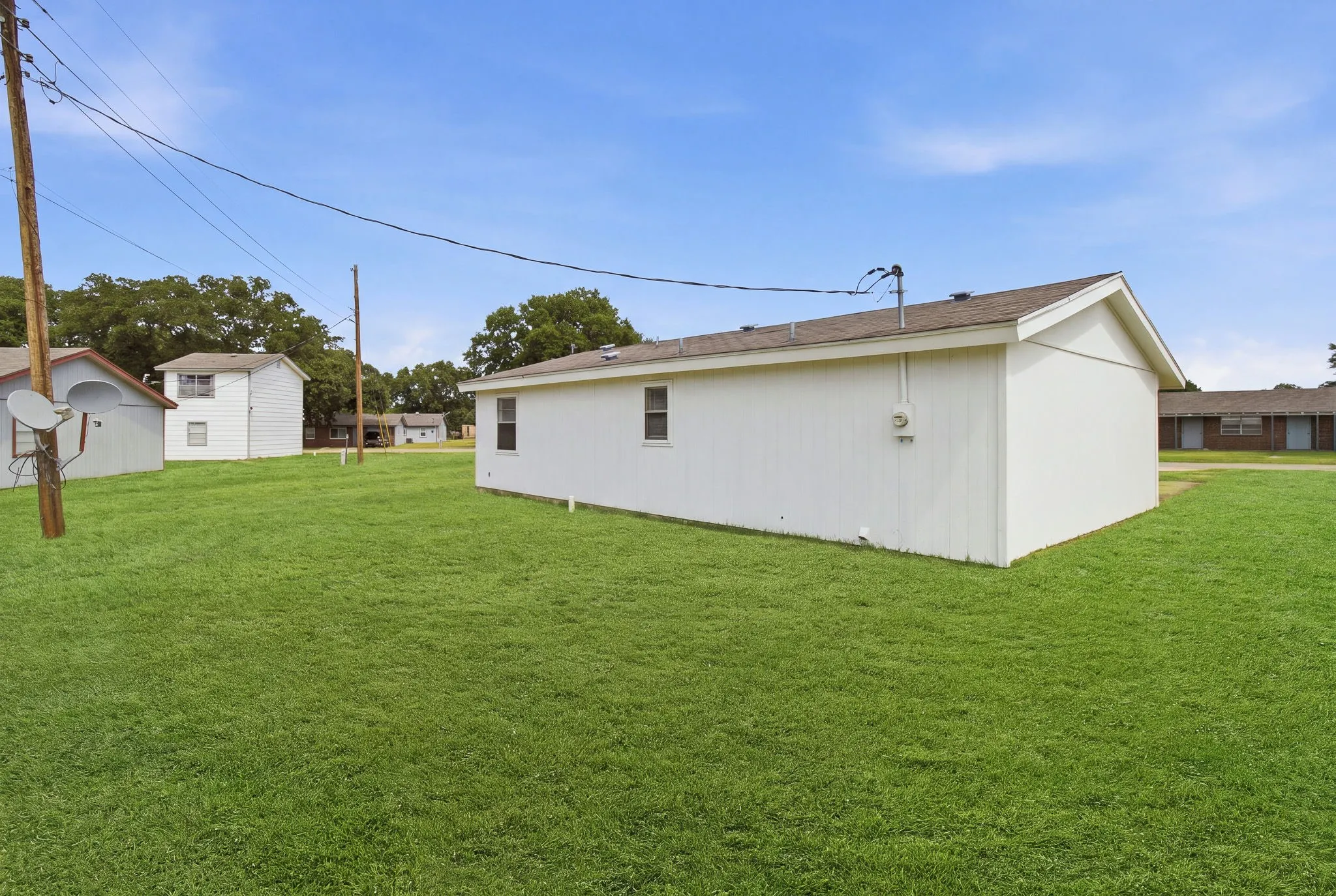 Single Family Residence For Sale in Tarrant County , 1525 Coral Cut Off, Pelican Bay, Texas 76020, 2 Bedroom, 1 Bathroom, 1 Garage spaces, 696 Sqft, built in 1984, Preowned, mls#21187241, Real Estate Agent in Pelican Bay, Homes For Sale in Tarrant county, Homes For Sale in Pelican Bay, Realtor in Pelican Bay Texas, Real Estate Brokerage Independent Realty Texas, Luminita Cordes Realtor