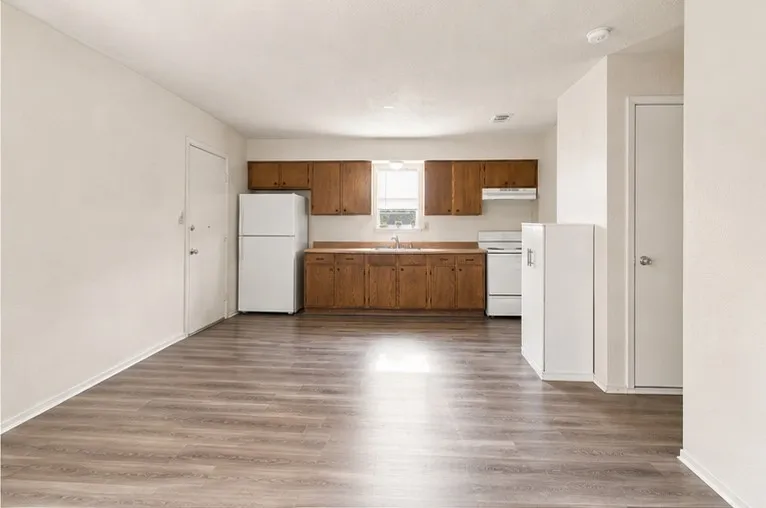 Single Family Residence For Sale in Tarrant County , 1836 Coral Road, Pelican Bay, Texas 76020, 3 Bedroom, 1 Bathroom, 1 Garage spaces, 792 Sqft, built in 1984, Preowned, mls#21187184, Real Estate Agent in Pelican Bay, Homes For Sale in Tarrant county, Homes For Sale in Pelican Bay, Realtor in Pelican Bay Texas, Real Estate Brokerage Independent Realty Texas, Luminita Cordes Realtor