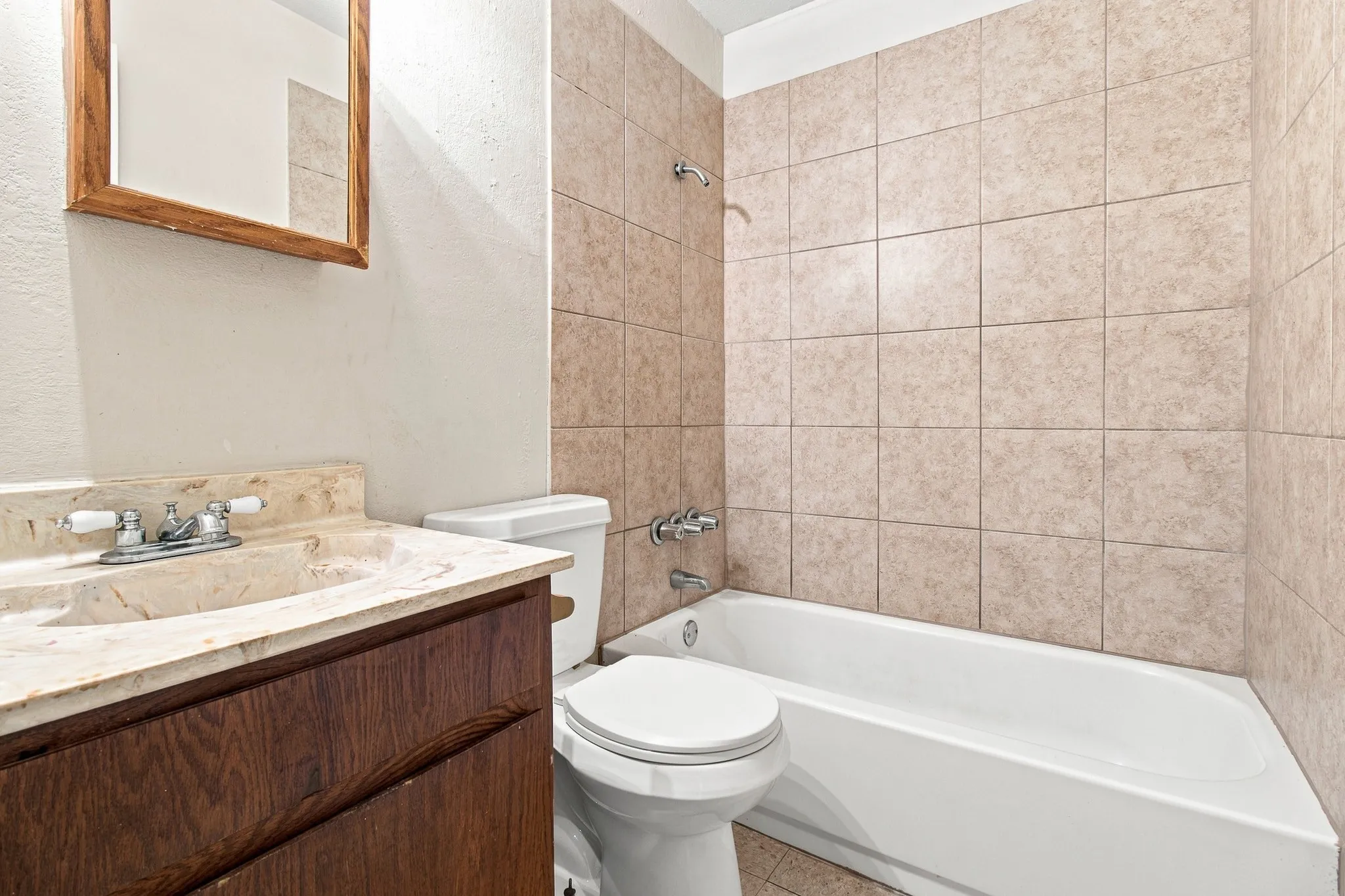 Single Family Residence For Sale in Tarrant County , 1517 Coral Cut Off, Pelican Bay, Texas 76020, 2 Bedroom, 1 Bathroom, 1 Garage spaces, 696 Sqft, built in 1984, Preowned, mls#21187180, Real Estate Agent in Pelican Bay, Homes For Sale in Tarrant county, Homes For Sale in Pelican Bay, Realtor in Pelican Bay Texas, Real Estate Brokerage Independent Realty Texas, Luminita Cordes Realtor
