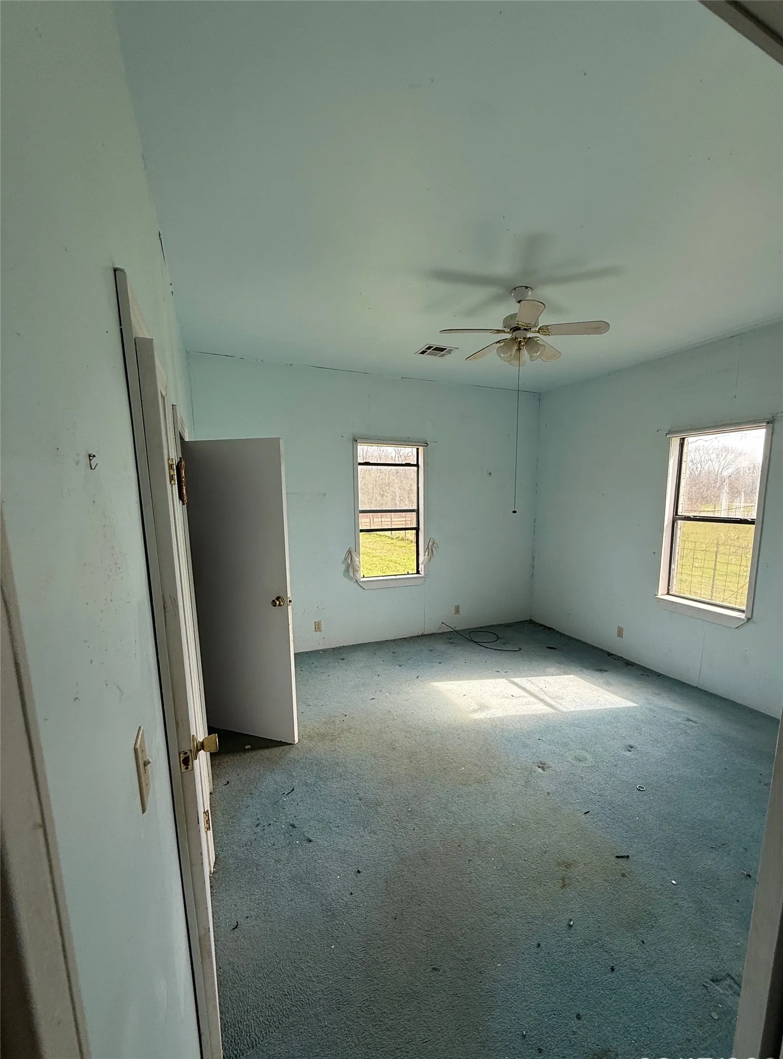 Single Family Residence For Sale in Limestone County , 104 S Lilly Street, Kosse, Texas 76653, 4 Bedroom, 3 Bathroom, 1 Garage spaces, 1,762 Sqft, built in 1993, mls#21187845, Real Estate Agent in Kosse, Homes For Sale in Limestone county, Homes For Sale in Kosse, Realtor in Kosse Texas, Real Estate Brokerage Independent Realty Texas, Luminita Cordes Realtor