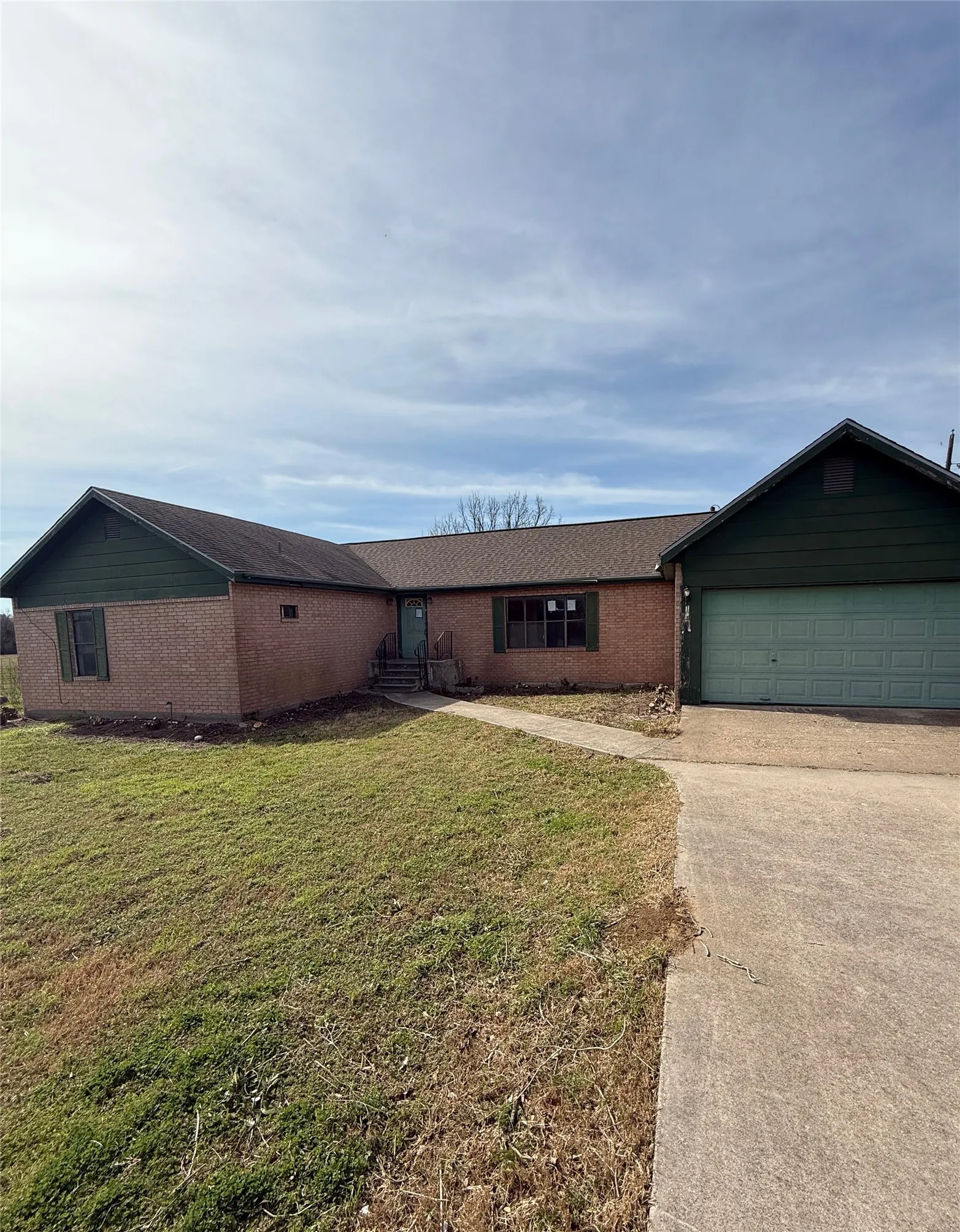 Single Family Residence For Sale in Limestone County , 104 S Lilly Street, Kosse, Texas 76653, 4 Bedroom, 3 Bathroom, 1 Garage spaces, 1,762 Sqft, built in 1993, mls#21187845, Real Estate Agent in Kosse, Homes For Sale in Limestone county, Homes For Sale in Kosse, Realtor in Kosse Texas, Real Estate Brokerage Independent Realty Texas, Luminita Cordes Realtor