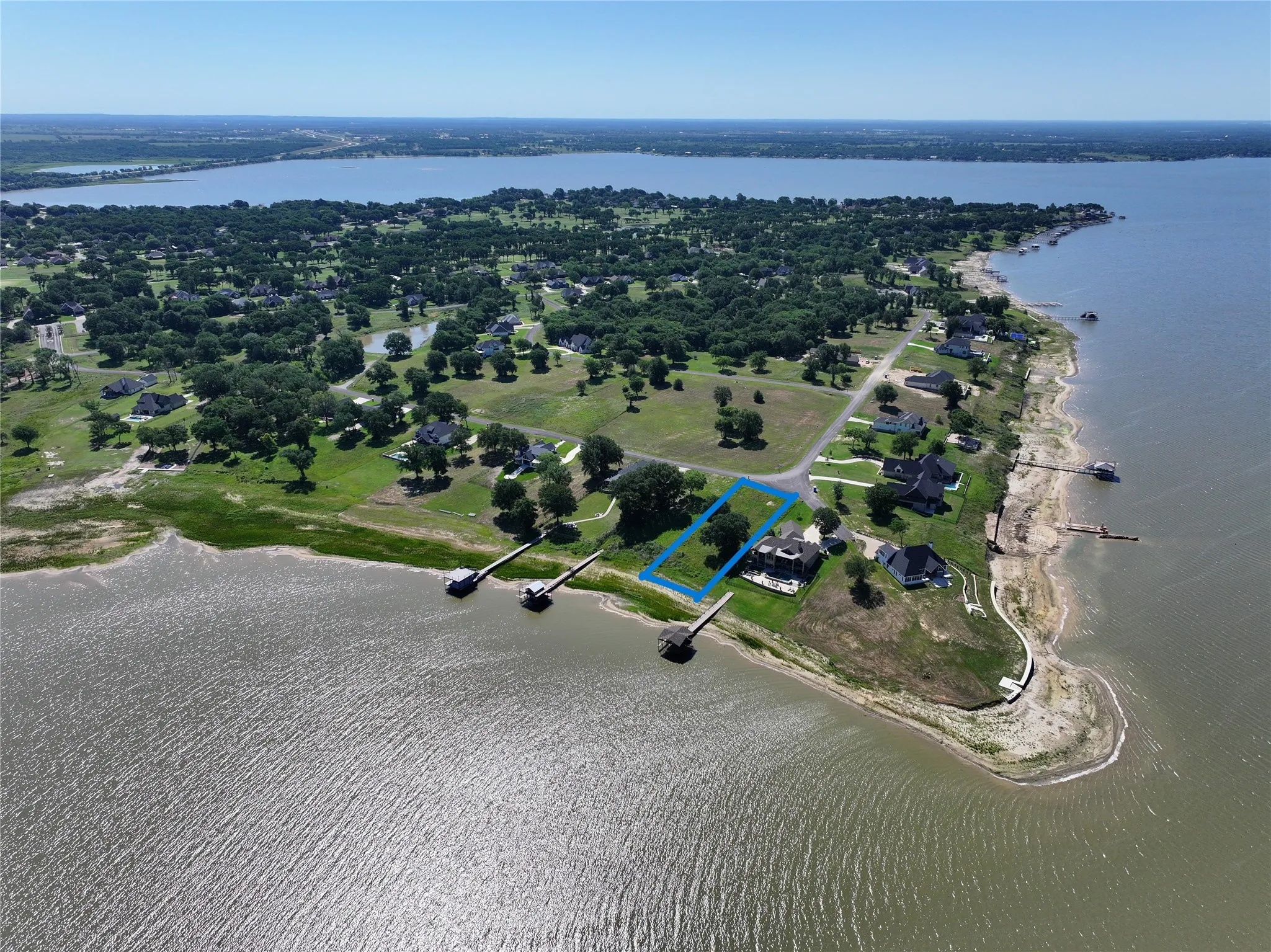 Unimproved Land For Sale in Kaufman County , 1540 Shoreline Drive, Mabank, Texas 75143, 0, 0, Garage spaces, 0 Sqft, built in 0, Price $309,000, mls#21188064, Real Estate Agent in Mabank, Homes For Sale in Kaufman county, Homes For Sale in Mabank, Realtor in Mabank Texas, Real Estate Brokerage Independent Realty Texas, Luminita Cordes Realtor