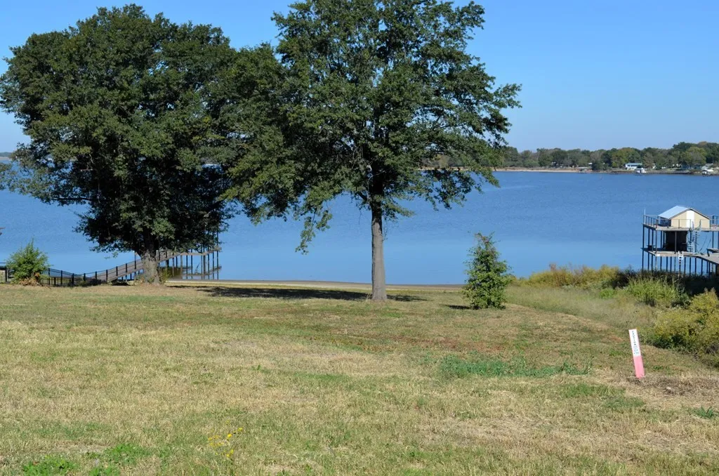 Unimproved Land For Sale in Kaufman County , 1540 Shoreline Drive, Mabank, Texas 75143, 0, 0, Garage spaces, 0 Sqft, built in 0, Price $309,000, mls#21188064, Real Estate Agent in Mabank, Homes For Sale in Kaufman county, Homes For Sale in Mabank, Realtor in Mabank Texas, Real Estate Brokerage Independent Realty Texas, Luminita Cordes Realtor