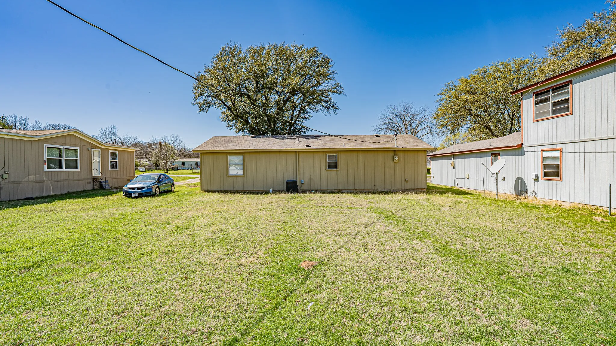 Single Family Residence For Sale in Tarrant County , 1848 Coral Road, Pelican Bay, Texas 76020, 3 Bedroom, 1 Bathroom, 1 Garage spaces, 792 Sqft, built in 1984, Preowned, mls#21187179, Real Estate Agent in Pelican Bay, Homes For Sale in Tarrant county, Homes For Sale in Pelican Bay, Realtor in Pelican Bay Texas, Real Estate Brokerage Independent Realty Texas, Luminita Cordes Realtor
