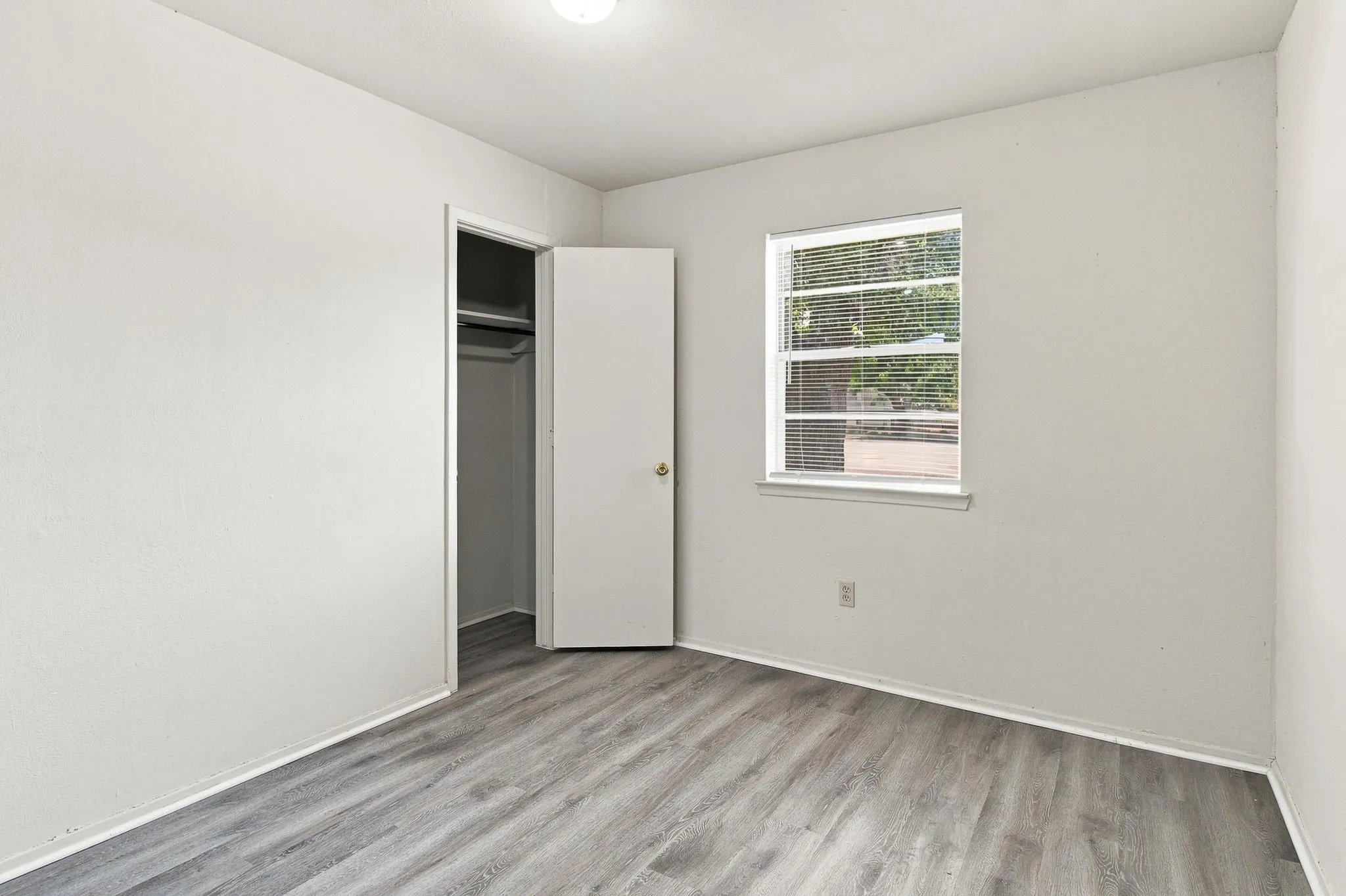 Single Family Residence For Sale in Tarrant County , 1848 Coral Road, Pelican Bay, Texas 76020, 3 Bedroom, 1 Bathroom, 1 Garage spaces, 792 Sqft, built in 1984, Preowned, mls#21187179, Real Estate Agent in Pelican Bay, Homes For Sale in Tarrant county, Homes For Sale in Pelican Bay, Realtor in Pelican Bay Texas, Real Estate Brokerage Independent Realty Texas, Luminita Cordes Realtor