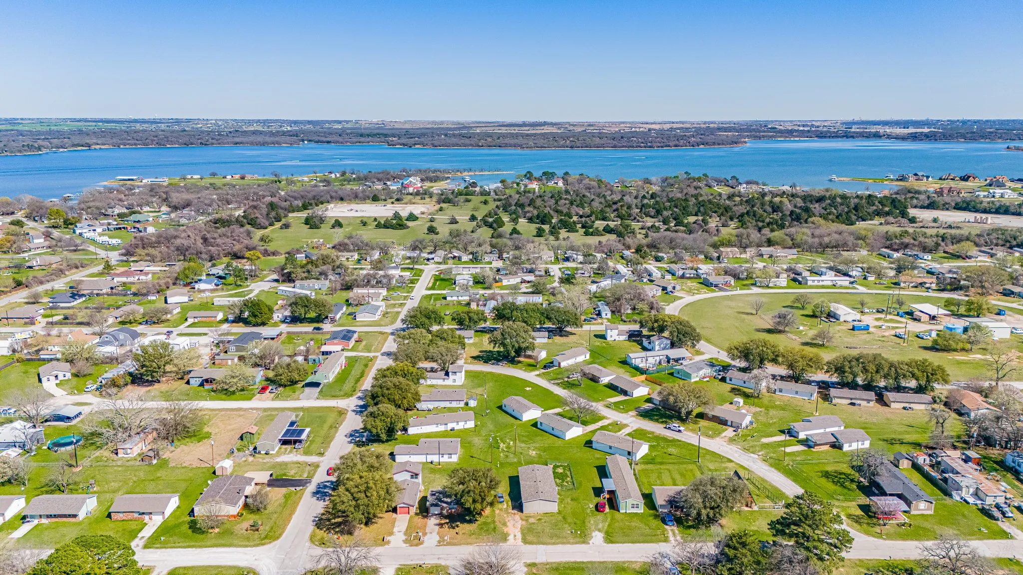 Single Family Residence For Sale in Tarrant County , 1848 Coral Road, Pelican Bay, Texas 76020, 3 Bedroom, 1 Bathroom, 1 Garage spaces, 792 Sqft, built in 1984, Preowned, mls#21187179, Real Estate Agent in Pelican Bay, Homes For Sale in Tarrant county, Homes For Sale in Pelican Bay, Realtor in Pelican Bay Texas, Real Estate Brokerage Independent Realty Texas, Luminita Cordes Realtor