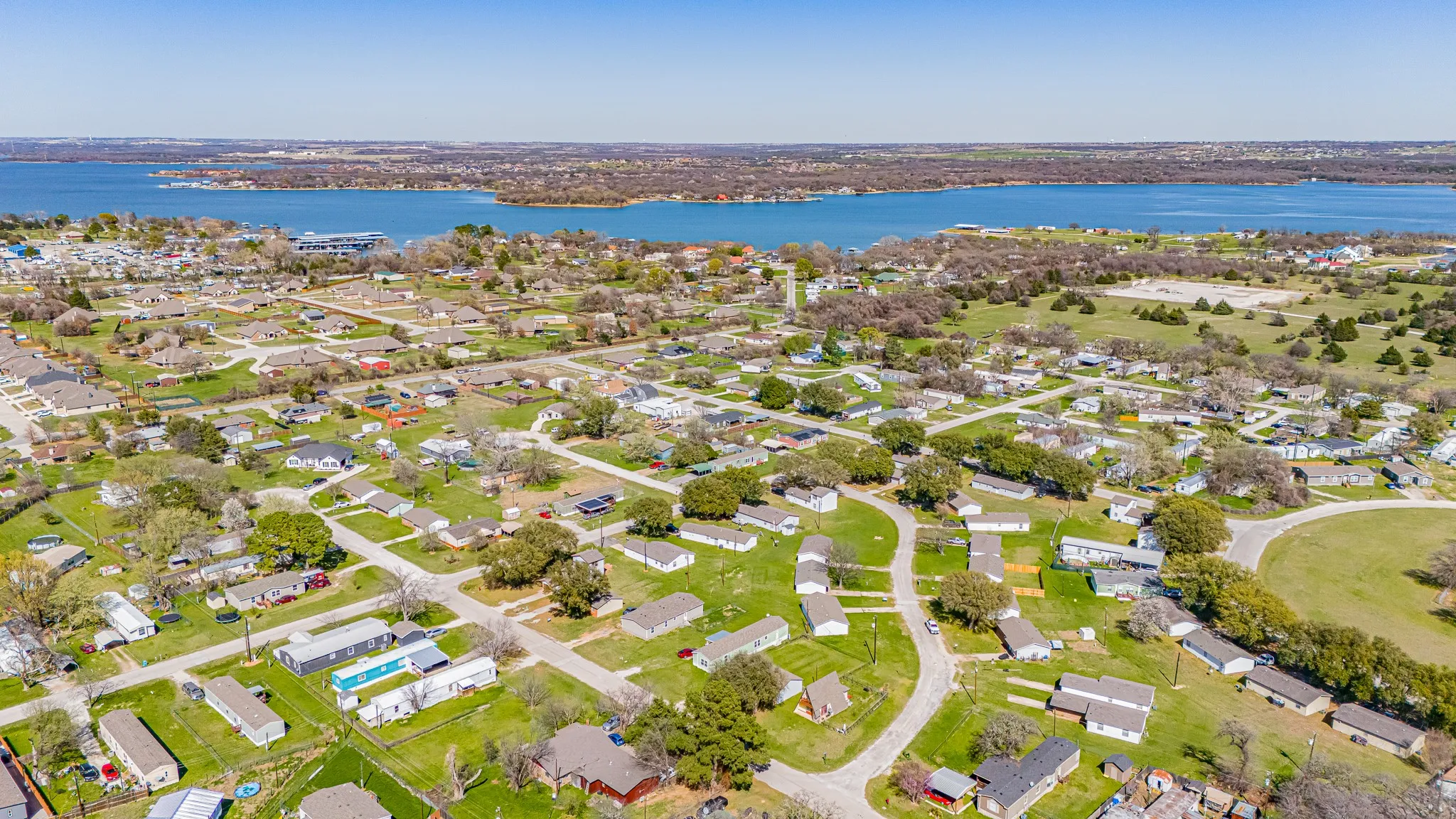 Single Family Residence For Sale in Tarrant County , 1848 Coral Road, Pelican Bay, Texas 76020, 3 Bedroom, 1 Bathroom, 1 Garage spaces, 792 Sqft, built in 1984, Preowned, mls#21187179, Real Estate Agent in Pelican Bay, Homes For Sale in Tarrant county, Homes For Sale in Pelican Bay, Realtor in Pelican Bay Texas, Real Estate Brokerage Independent Realty Texas, Luminita Cordes Realtor