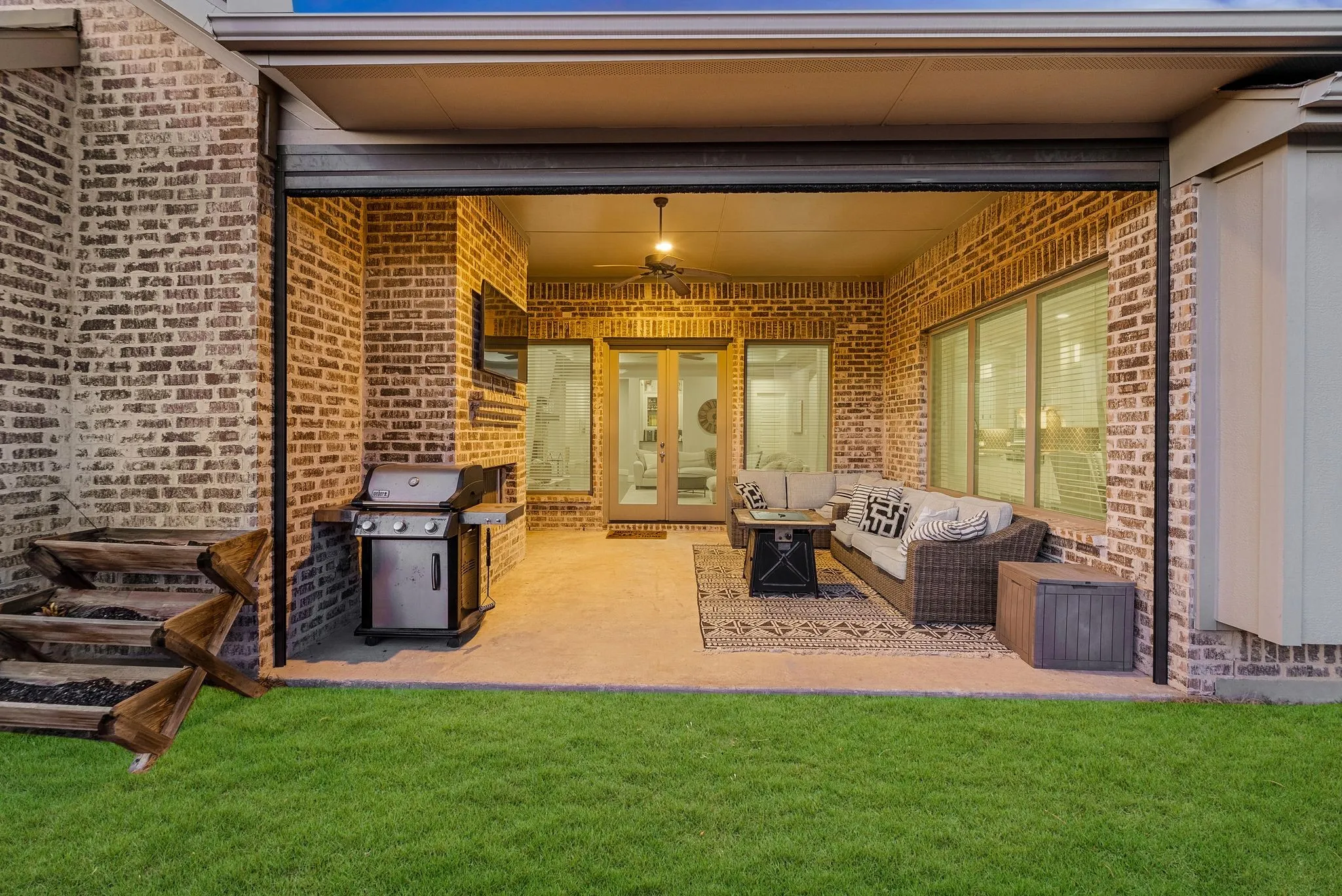 Single Family Residence For Sale in Collin County , 1107 S Sarah Street, Allen, Texas 75013, 4 Bedroom, 4 Bathroom, 3 Garage spaces, 4,010 Sqft, built in 2015, Preowned, mls#21184045, Real Estate Agent in Allen, Homes For Sale in Collin county, Homes For Sale in Allen, Realtor in Allen Texas, Real Estate Brokerage Independent Realty Texas, Luminita Cordes Realtor