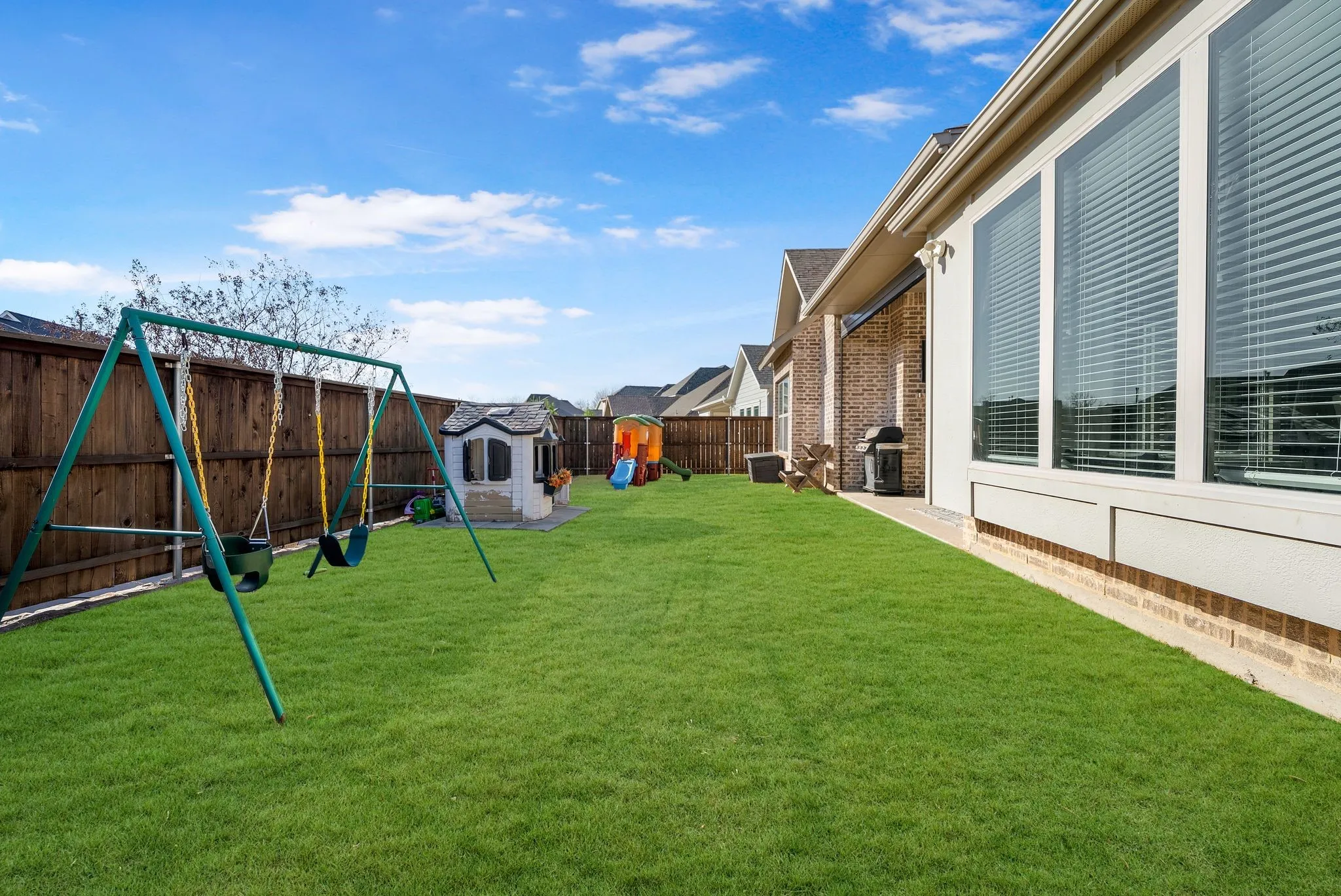 Single Family Residence For Sale in Collin County , 1107 S Sarah Street, Allen, Texas 75013, 4 Bedroom, 4 Bathroom, 3 Garage spaces, 4,010 Sqft, built in 2015, Preowned, mls#21184045, Real Estate Agent in Allen, Homes For Sale in Collin county, Homes For Sale in Allen, Realtor in Allen Texas, Real Estate Brokerage Independent Realty Texas, Luminita Cordes Realtor