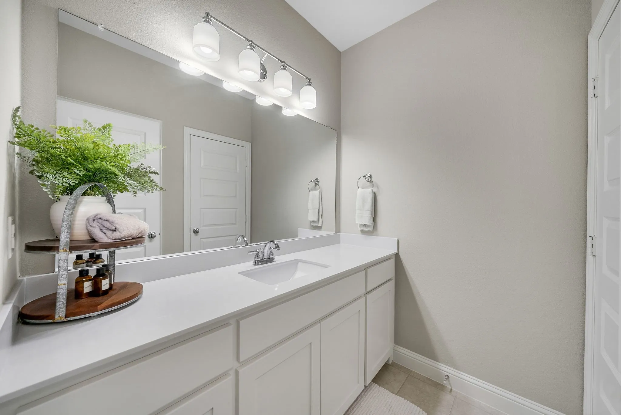 Single Family Residence For Sale in Collin County , 1107 S Sarah Street, Allen, Texas 75013, 4 Bedroom, 4 Bathroom, 3 Garage spaces, 4,010 Sqft, built in 2015, Preowned, mls#21184045, Real Estate Agent in Allen, Homes For Sale in Collin county, Homes For Sale in Allen, Realtor in Allen Texas, Real Estate Brokerage Independent Realty Texas, Luminita Cordes Realtor