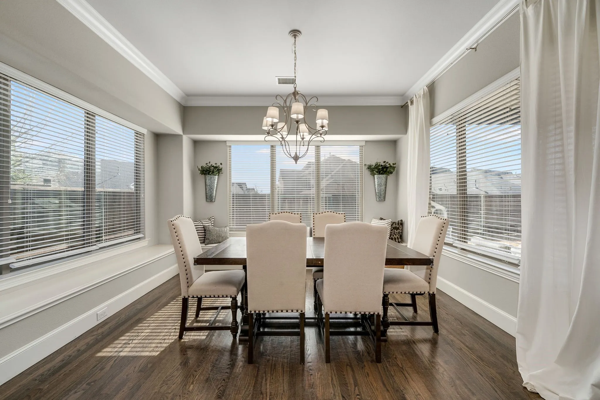 Single Family Residence For Sale in Collin County , 1107 S Sarah Street, Allen, Texas 75013, 4 Bedroom, 4 Bathroom, 3 Garage spaces, 4,010 Sqft, built in 2015, Preowned, mls#21184045, Real Estate Agent in Allen, Homes For Sale in Collin county, Homes For Sale in Allen, Realtor in Allen Texas, Real Estate Brokerage Independent Realty Texas, Luminita Cordes Realtor