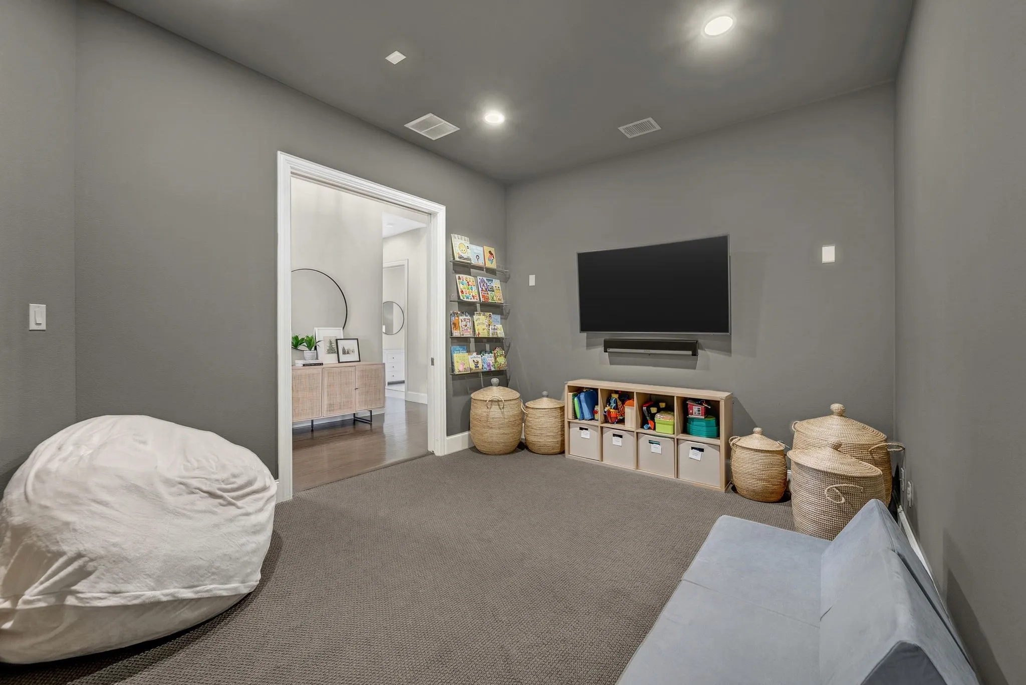 Single Family Residence For Sale in Collin County , 1107 S Sarah Street, Allen, Texas 75013, 4 Bedroom, 4 Bathroom, 3 Garage spaces, 4,010 Sqft, built in 2015, Preowned, mls#21184045, Real Estate Agent in Allen, Homes For Sale in Collin county, Homes For Sale in Allen, Realtor in Allen Texas, Real Estate Brokerage Independent Realty Texas, Luminita Cordes Realtor