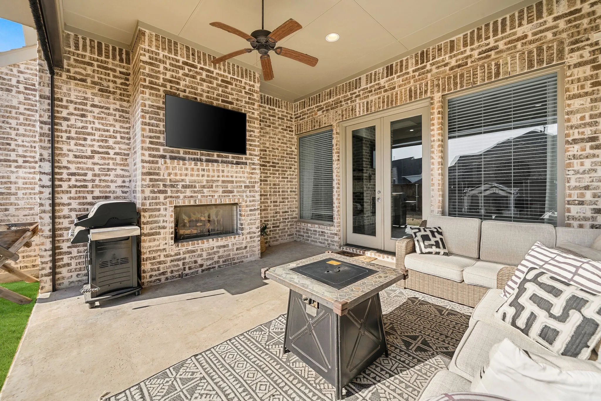 Single Family Residence For Sale in Collin County , 1107 S Sarah Street, Allen, Texas 75013, 4 Bedroom, 4 Bathroom, 3 Garage spaces, 4,010 Sqft, built in 2015, Preowned, mls#21184045, Real Estate Agent in Allen, Homes For Sale in Collin county, Homes For Sale in Allen, Realtor in Allen Texas, Real Estate Brokerage Independent Realty Texas, Luminita Cordes Realtor