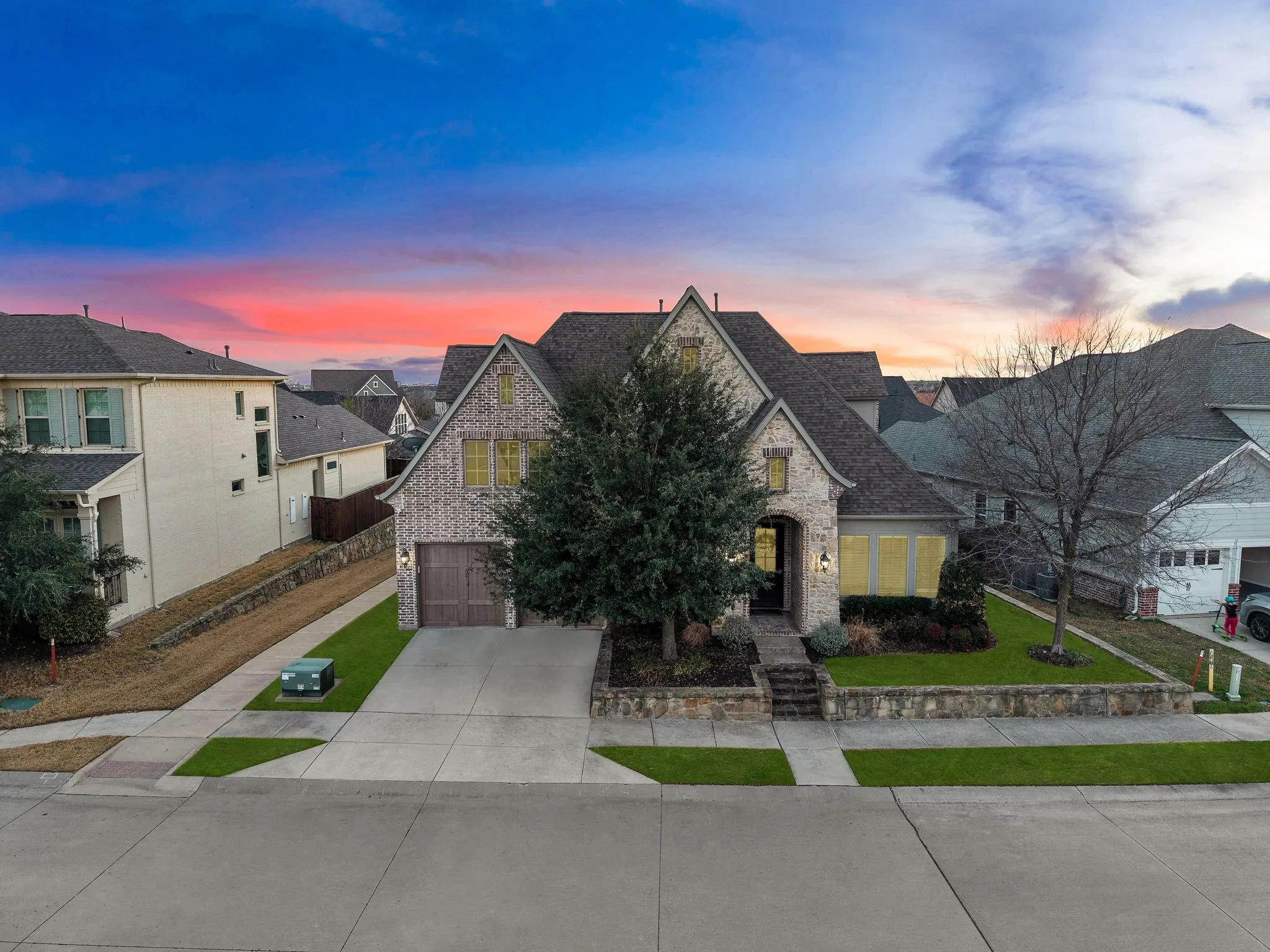 Single Family Residence For Sale in Collin County , 1107 S Sarah Street, Allen, Texas 75013, 4 Bedroom, 4 Bathroom, 3 Garage spaces, 4,010 Sqft, built in 2015, Preowned, mls#21184045, Real Estate Agent in Allen, Homes For Sale in Collin county, Homes For Sale in Allen, Realtor in Allen Texas, Real Estate Brokerage Independent Realty Texas, Luminita Cordes Realtor