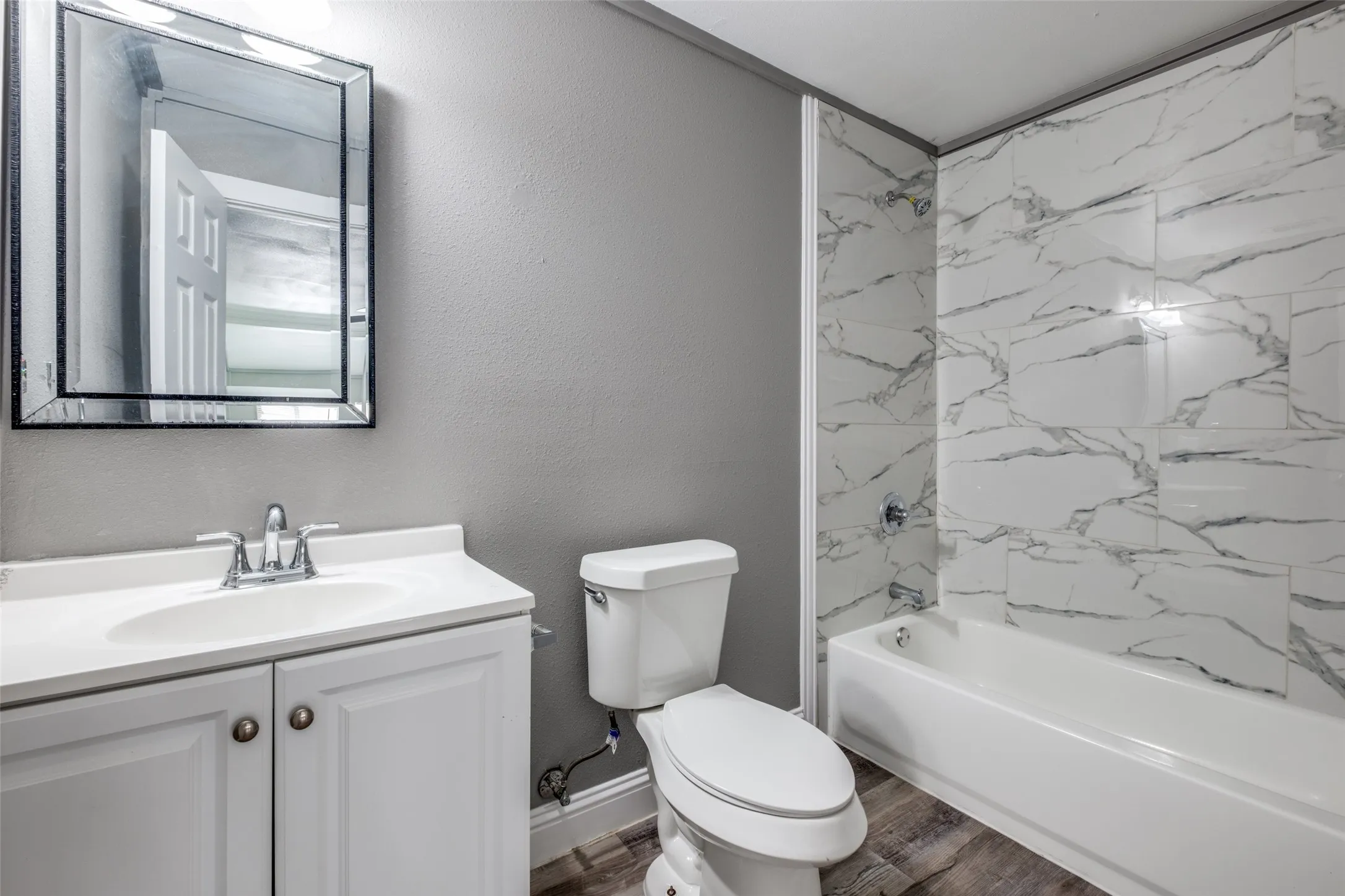 Single Family Residence For Sale in Dallas County , 3111 Arizona Avenue, Dallas, Texas 75216, 3 Bedroom, 2 Bathroom, Garage spaces, 1,070 Sqft, built in 1946, Preowned, mls#21187950, Real Estate Agent in Dallas, Homes For Sale in Dallas county, Homes For Sale in Dallas, Realtor in Dallas Texas, Real Estate Brokerage Independent Realty Texas, Luminita Cordes Realtor