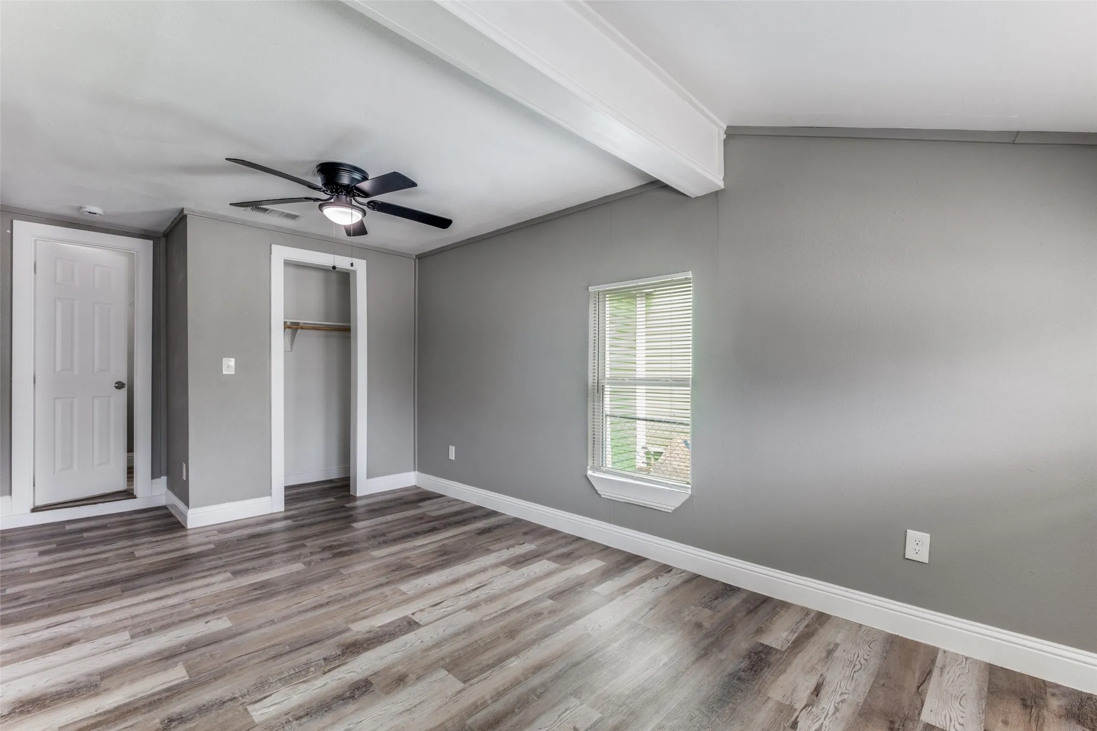 Single Family Residence For Sale in Dallas County , 3111 Arizona Avenue, Dallas, Texas 75216, 3 Bedroom, 2 Bathroom, Garage spaces, 1,070 Sqft, built in 1946, Preowned, mls#21187950, Real Estate Agent in Dallas, Homes For Sale in Dallas county, Homes For Sale in Dallas, Realtor in Dallas Texas, Real Estate Brokerage Independent Realty Texas, Luminita Cordes Realtor