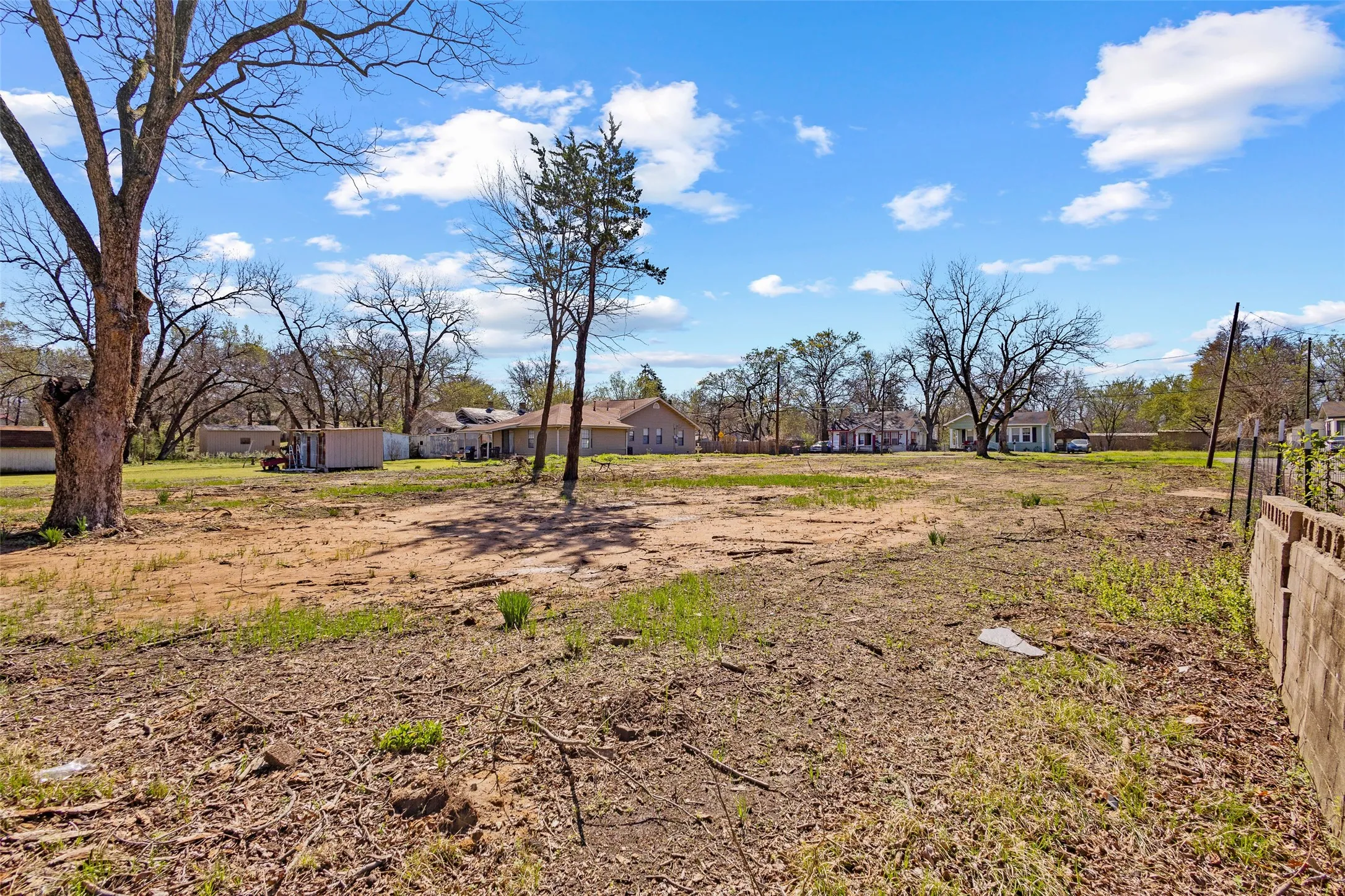 Unimproved Land For Sale in Lamar County , 705 E Cherry Street, Paris, Texas 75460, 0, 0, Garage spaces, 0 Sqft, built in 0, Price $17,500, mls#21188159, Real Estate Agent in Paris, Homes For Sale in Lamar county, Homes For Sale in Paris, Realtor in Paris Texas, Real Estate Brokerage Independent Realty Texas, Luminita Cordes Realtor