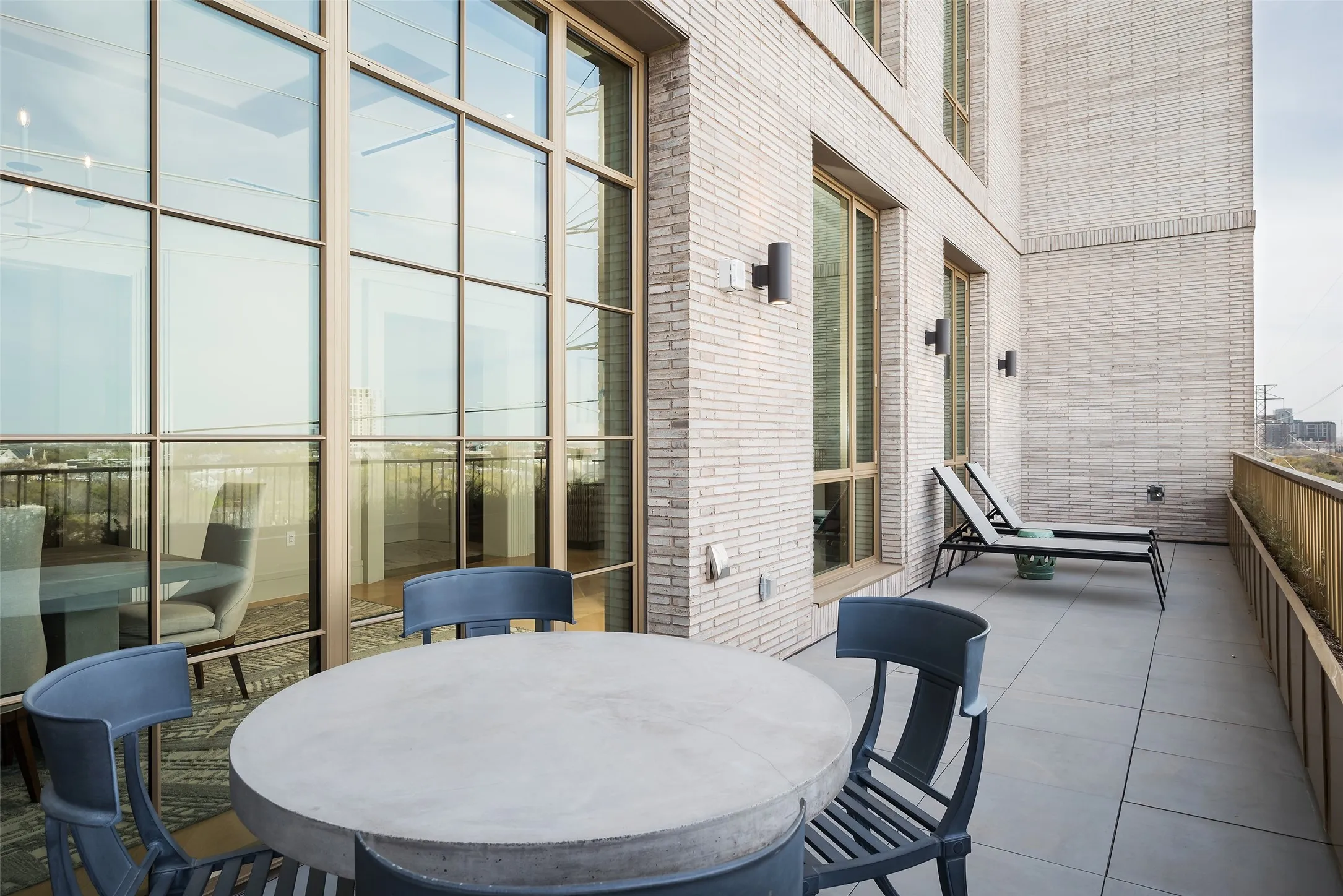 Balcony featuring outdoor dining space