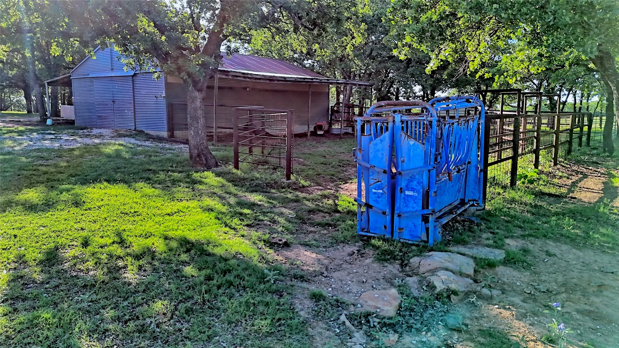 Farm For Sale in Montague County , 858 Ford Road, Bowie, Texas 76230, 3 Bedroom, 2 Bathroom, 3 Garage spaces, 1,706 Sqft, built in 1972, Price $1,595,000, mls#21188189, Real Estate Agent in Bowie, Homes For Sale in Montague county, Homes For Sale in Bowie, Realtor in Bowie Texas, Real Estate Brokerage Independent Realty Texas, Luminita Cordes Realtor