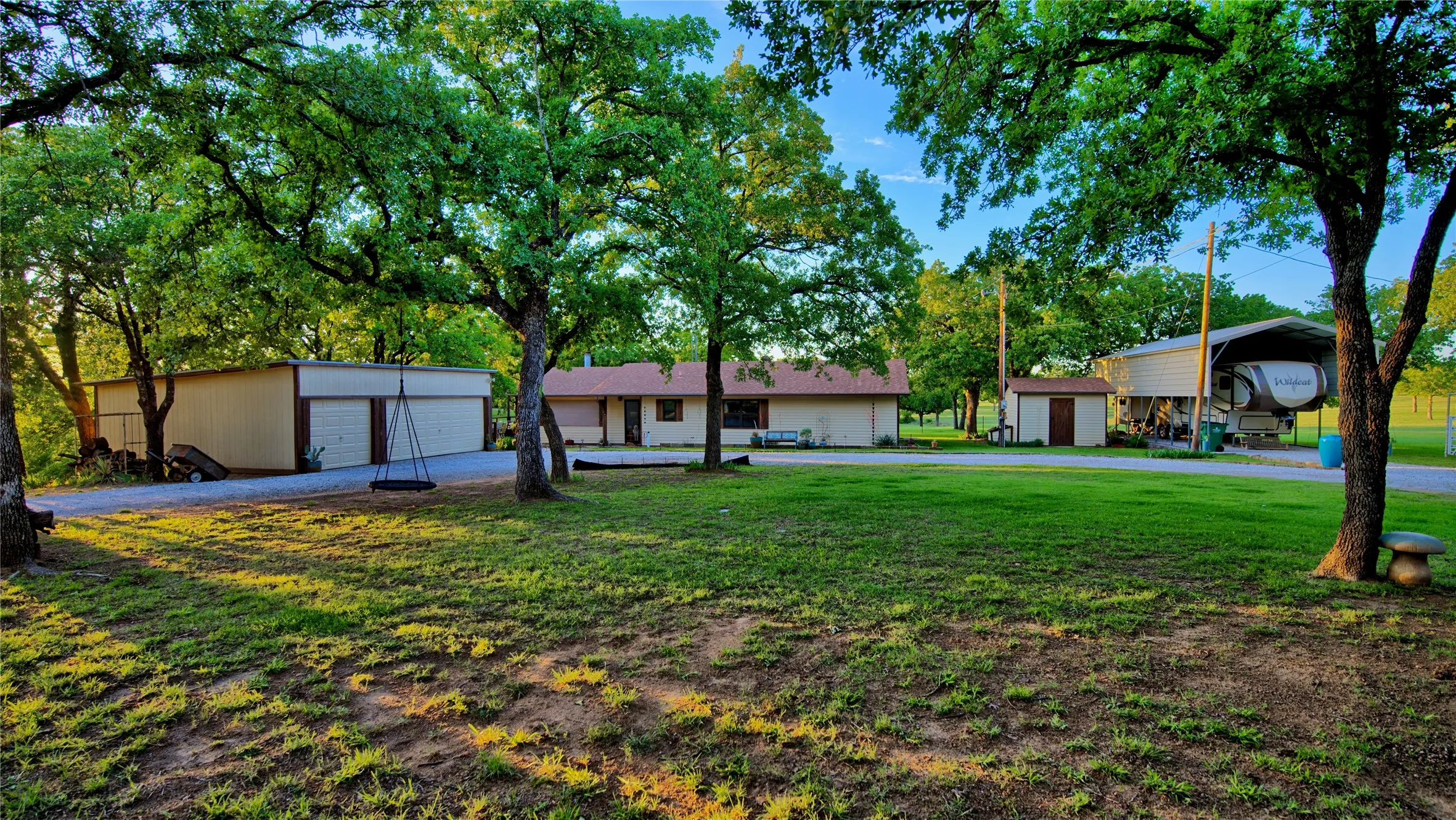 Farm For Sale in Montague County , 858 Ford Road, Bowie, Texas 76230, 3 Bedroom, 2 Bathroom, 3 Garage spaces, 1,706 Sqft, built in 1972, Price $1,595,000, mls#21188189, Real Estate Agent in Bowie, Homes For Sale in Montague county, Homes For Sale in Bowie, Realtor in Bowie Texas, Real Estate Brokerage Independent Realty Texas, Luminita Cordes Realtor