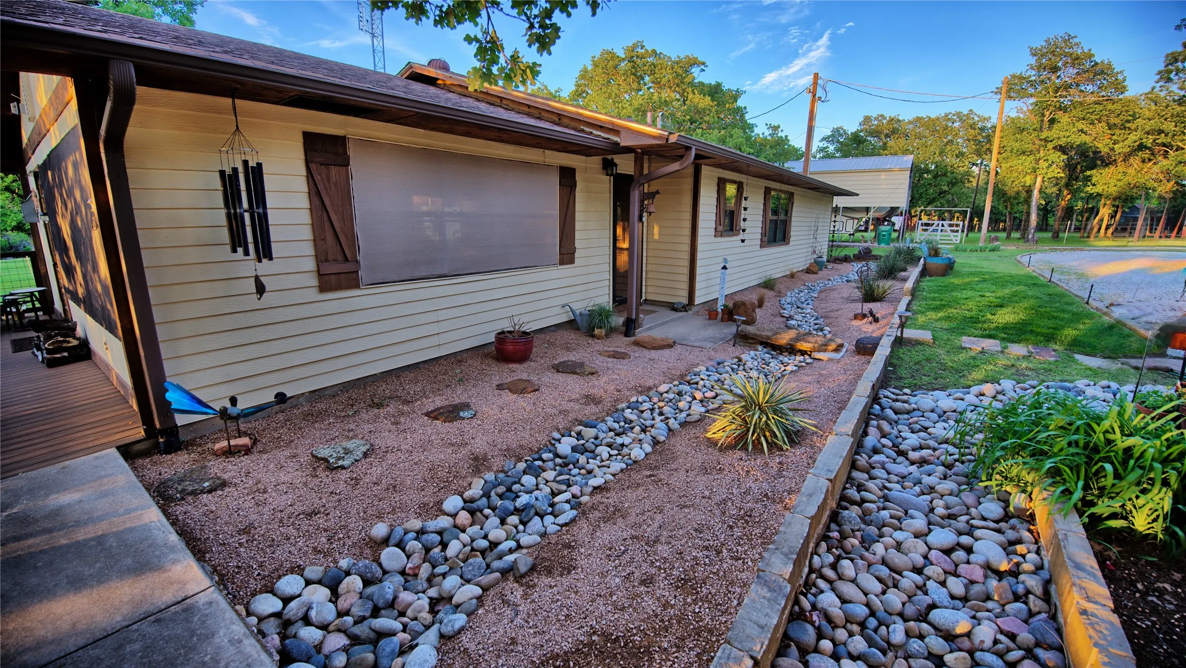 Farm For Sale in Montague County , 858 Ford Road, Bowie, Texas 76230, 3 Bedroom, 2 Bathroom, 3 Garage spaces, 1,706 Sqft, built in 1972, Price $1,595,000, mls#21188189, Real Estate Agent in Bowie, Homes For Sale in Montague county, Homes For Sale in Bowie, Realtor in Bowie Texas, Real Estate Brokerage Independent Realty Texas, Luminita Cordes Realtor