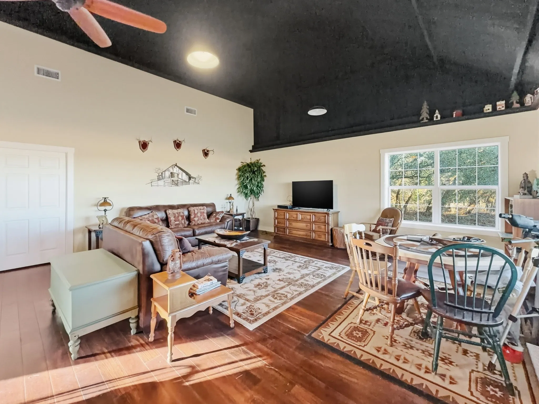 Farm For Sale in Hamilton County , TBD County Road 310, Jonesboro, Texas 76585, 2 Bedrooms, 1 Bathroom, Garage spaces, 1,225 Sqft, built in 2013, Price $850,000, mls#21188090, Real Estate Agent in Jonesboro, Homes For Sale in Hamilton county, Homes For Sale in Jonesboro, Realtor in Jonesboro Texas, Real Estate Brokerage Independent Realty Texas, Luminita Cordes Realtor