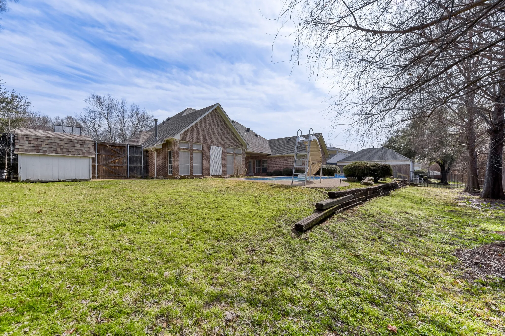 Single Family Residence For Sale in Denton County , 27 Wellington Oaks Circle, Denton, Texas 76210, 4 Bedroom, 3 Bathroom, 2 Garage spaces, 2,839 Sqft, built in 1995, mls#21133282, Real Estate Agent in Denton, Homes For Sale in Denton county, Homes For Sale in Denton, Realtor in Denton Texas, Real Estate Brokerage Independent Realty Texas, Luminita Cordes Realtor