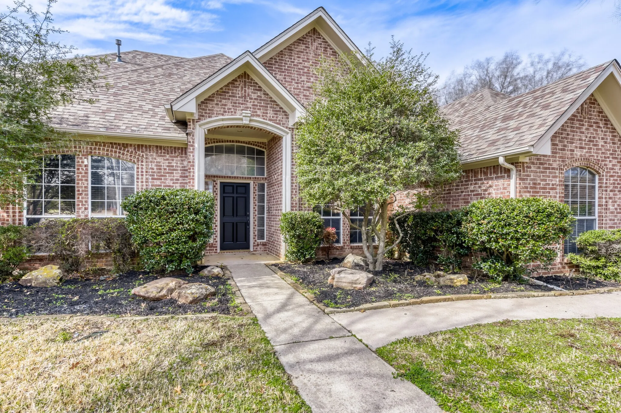 Single Family Residence For Sale in Denton County , 27 Wellington Oaks Circle, Denton, Texas 76210, 4 Bedroom, 3 Bathroom, 2 Garage spaces, 2,839 Sqft, built in 1995, mls#21133282, Real Estate Agent in Denton, Homes For Sale in Denton county, Homes For Sale in Denton, Realtor in Denton Texas, Real Estate Brokerage Independent Realty Texas, Luminita Cordes Realtor