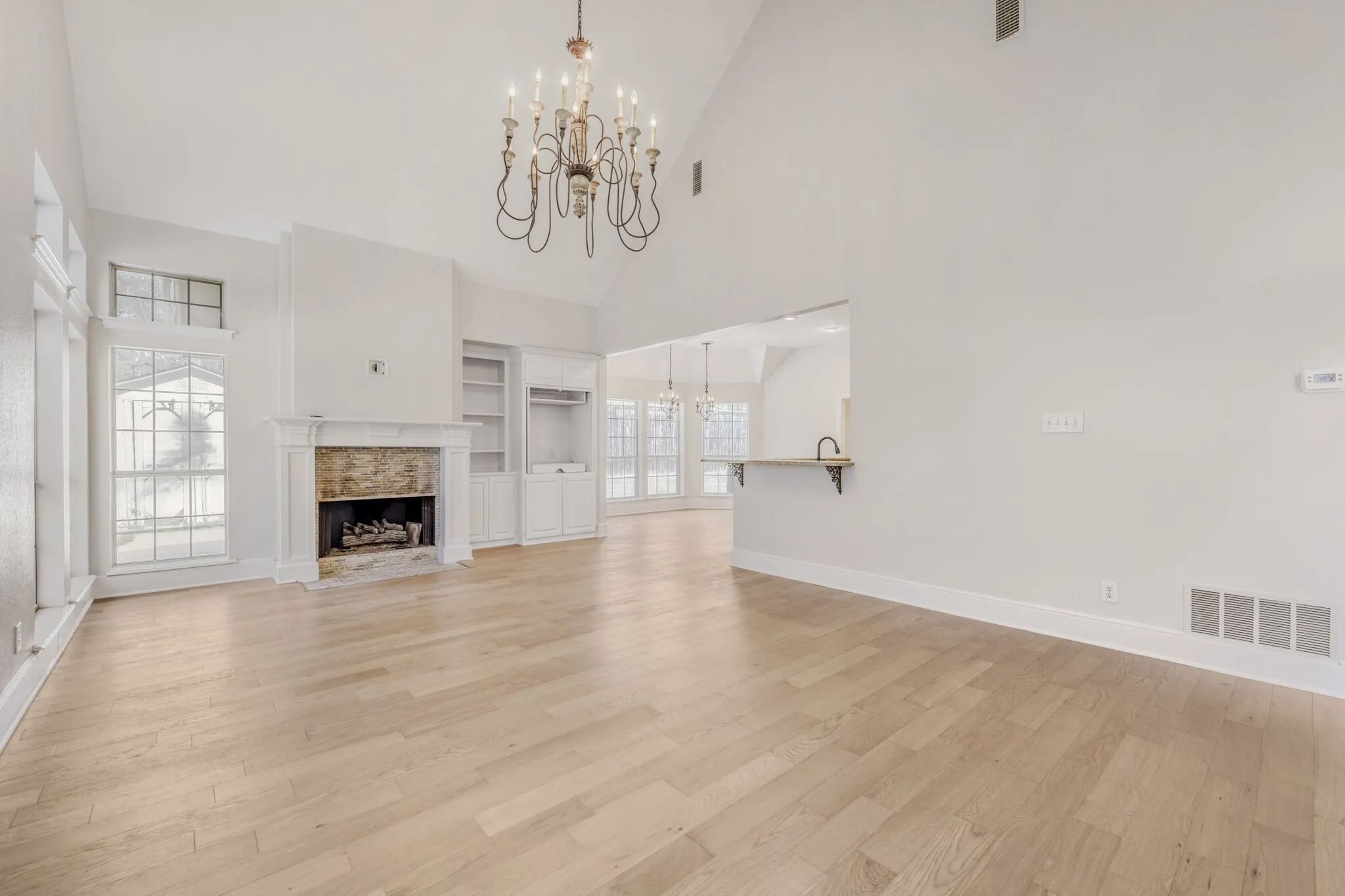 Single Family Residence For Sale in Denton County , 27 Wellington Oaks Circle, Denton, Texas 76210, 4 Bedroom, 3 Bathroom, 2 Garage spaces, 2,839 Sqft, built in 1995, mls#21133282, Real Estate Agent in Denton, Homes For Sale in Denton county, Homes For Sale in Denton, Realtor in Denton Texas, Real Estate Brokerage Independent Realty Texas, Luminita Cordes Realtor