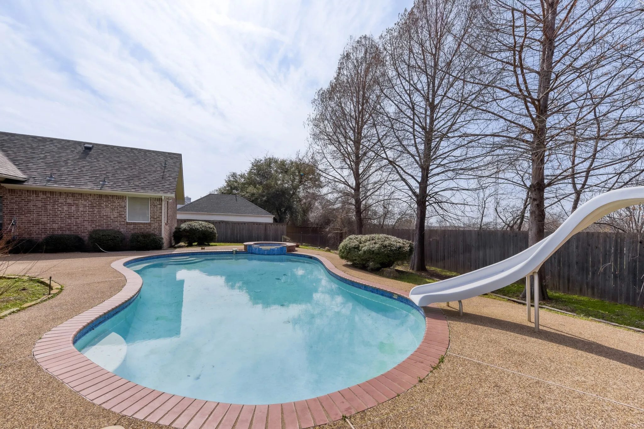 Single Family Residence For Sale in Denton County , 27 Wellington Oaks Circle, Denton, Texas 76210, 4 Bedroom, 3 Bathroom, 2 Garage spaces, 2,839 Sqft, built in 1995, mls#21133282, Real Estate Agent in Denton, Homes For Sale in Denton county, Homes For Sale in Denton, Realtor in Denton Texas, Real Estate Brokerage Independent Realty Texas, Luminita Cordes Realtor