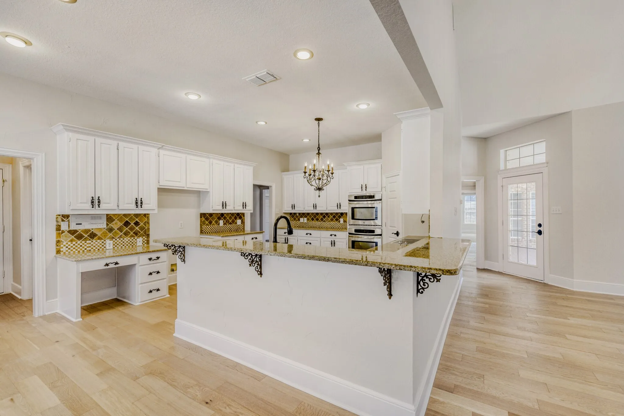 Single Family Residence For Sale in Denton County , 27 Wellington Oaks Circle, Denton, Texas 76210, 4 Bedroom, 3 Bathroom, 2 Garage spaces, 2,839 Sqft, built in 1995, mls#21133282, Real Estate Agent in Denton, Homes For Sale in Denton county, Homes For Sale in Denton, Realtor in Denton Texas, Real Estate Brokerage Independent Realty Texas, Luminita Cordes Realtor