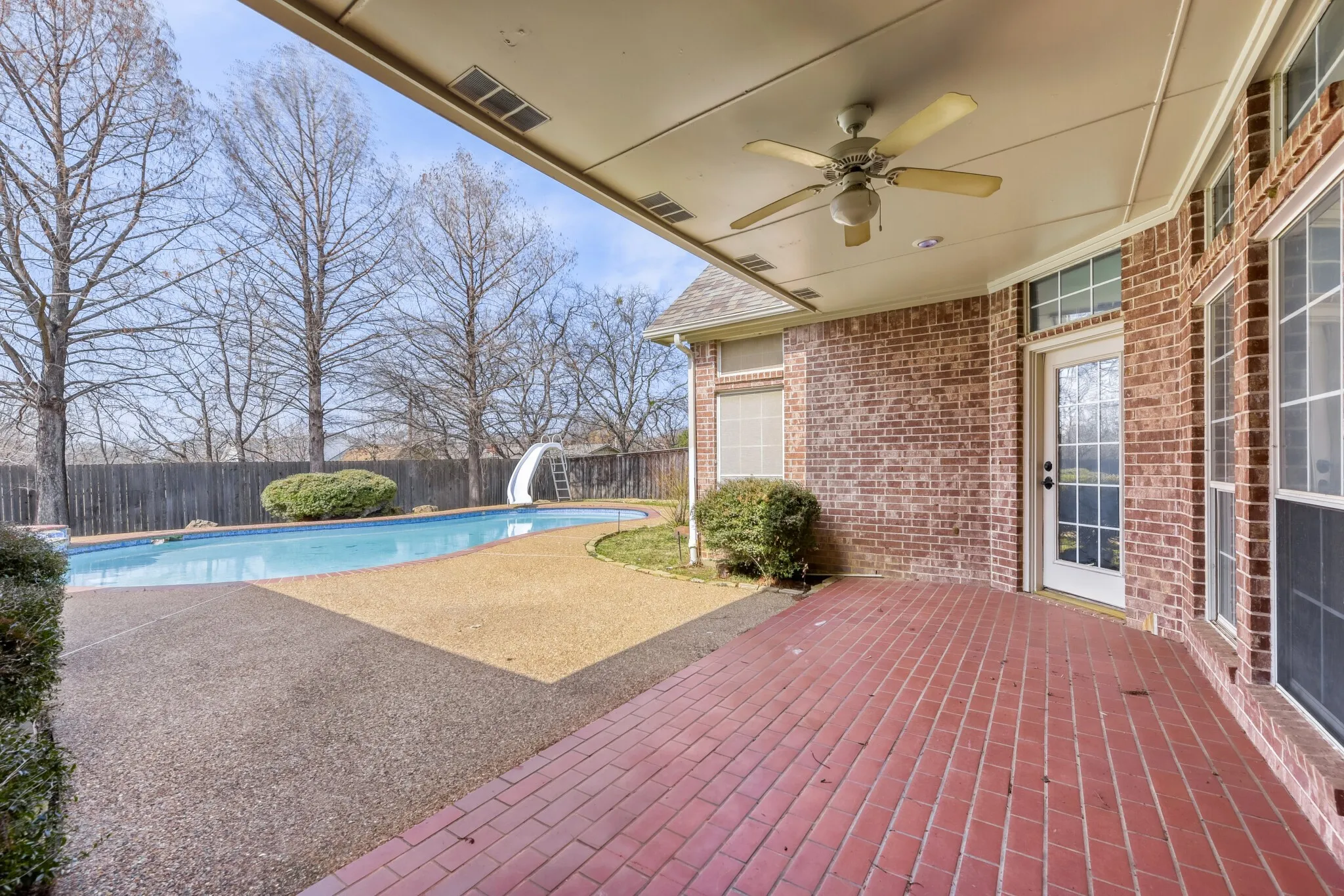 Single Family Residence For Sale in Denton County , 27 Wellington Oaks Circle, Denton, Texas 76210, 4 Bedroom, 3 Bathroom, 2 Garage spaces, 2,839 Sqft, built in 1995, mls#21133282, Real Estate Agent in Denton, Homes For Sale in Denton county, Homes For Sale in Denton, Realtor in Denton Texas, Real Estate Brokerage Independent Realty Texas, Luminita Cordes Realtor
