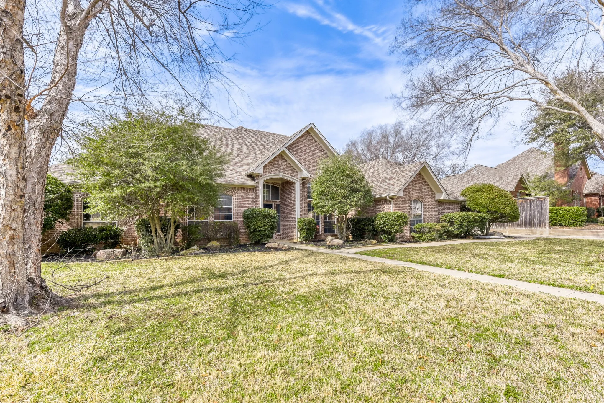 Single Family Residence For Sale in Denton County , 27 Wellington Oaks Circle, Denton, Texas 76210, 4 Bedroom, 3 Bathroom, 2 Garage spaces, 2,839 Sqft, built in 1995, mls#21133282, Real Estate Agent in Denton, Homes For Sale in Denton county, Homes For Sale in Denton, Realtor in Denton Texas, Real Estate Brokerage Independent Realty Texas, Luminita Cordes Realtor
