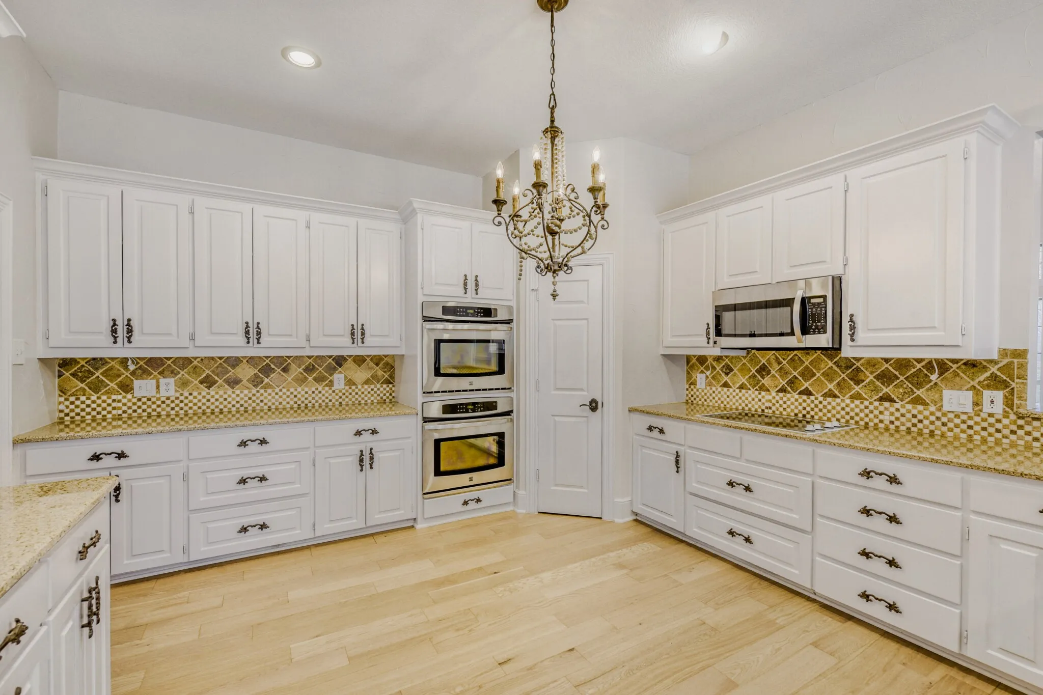 Single Family Residence For Sale in Denton County , 27 Wellington Oaks Circle, Denton, Texas 76210, 4 Bedroom, 3 Bathroom, 2 Garage spaces, 2,839 Sqft, built in 1995, mls#21133282, Real Estate Agent in Denton, Homes For Sale in Denton county, Homes For Sale in Denton, Realtor in Denton Texas, Real Estate Brokerage Independent Realty Texas, Luminita Cordes Realtor