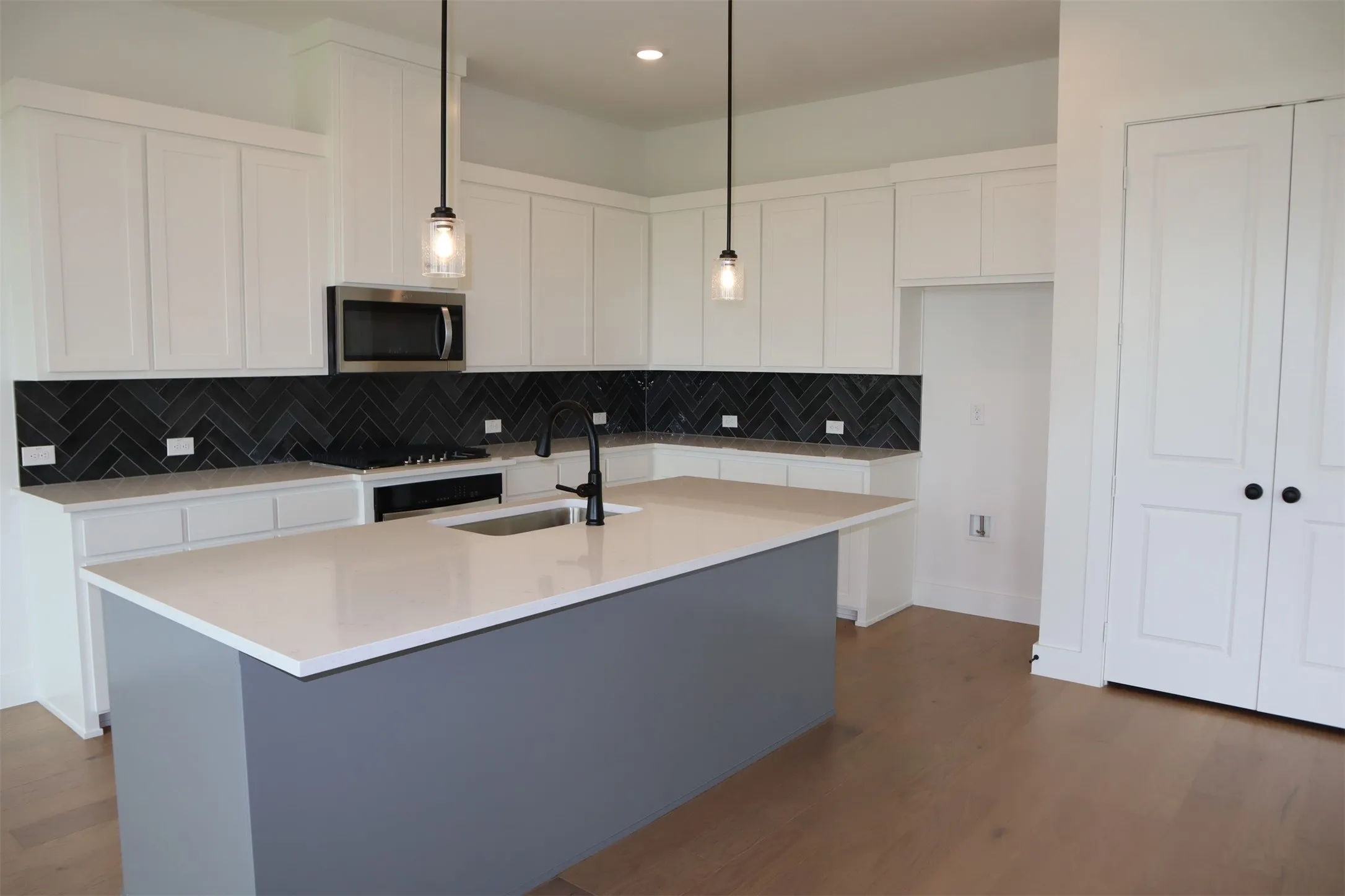 Single Family Residence For Rent in Collin County , 205 Chestnut, Celina, Texas 75009, 3 Bedroom, 3 Bathroom, 2 Garage spaces, 2,426 Sqft, built in 2025, New Construction - Complete, mls#21188408, Real Estate Agent in Celina, Homes For Rent in Collin county, Homes For Rent in Celina, Realtor in Celina Texas, Real Estate Brokerage Independent Realty Texas, Luminita Cordes Realtor