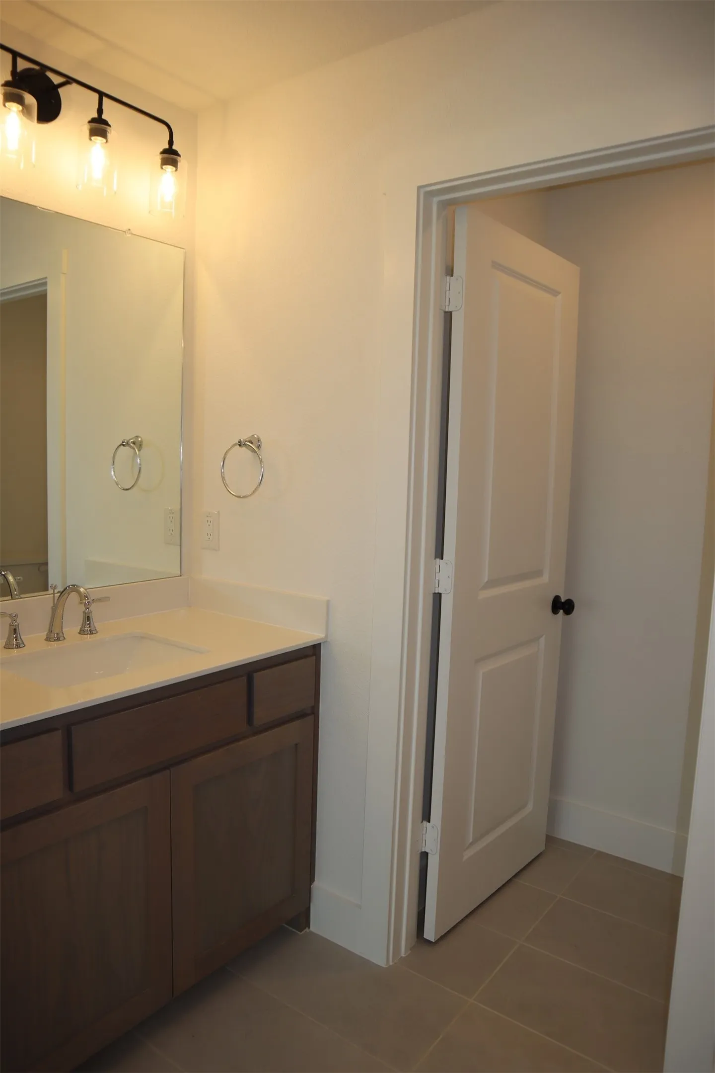 Single Family Residence For Rent in Collin County , 205 Chestnut, Celina, Texas 75009, 3 Bedroom, 3 Bathroom, 2 Garage spaces, 2,426 Sqft, built in 2025, New Construction - Complete, mls#21188408, Real Estate Agent in Celina, Homes For Rent in Collin county, Homes For Rent in Celina, Realtor in Celina Texas, Real Estate Brokerage Independent Realty Texas, Luminita Cordes Realtor
