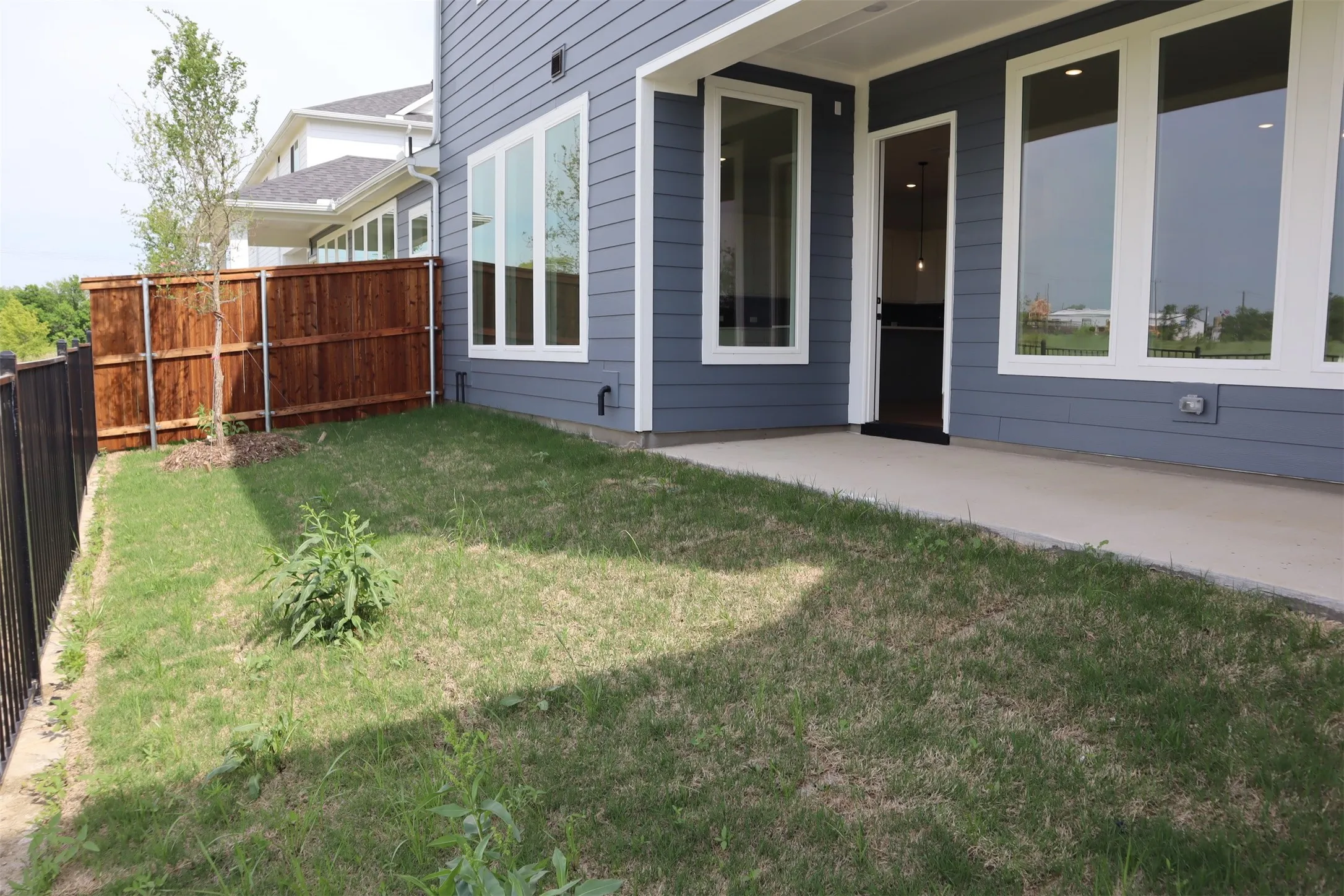 Single Family Residence For Rent in Collin County , 205 Chestnut, Celina, Texas 75009, 3 Bedroom, 3 Bathroom, 2 Garage spaces, 2,426 Sqft, built in 2025, New Construction - Complete, mls#21188408, Real Estate Agent in Celina, Homes For Rent in Collin county, Homes For Rent in Celina, Realtor in Celina Texas, Real Estate Brokerage Independent Realty Texas, Luminita Cordes Realtor
