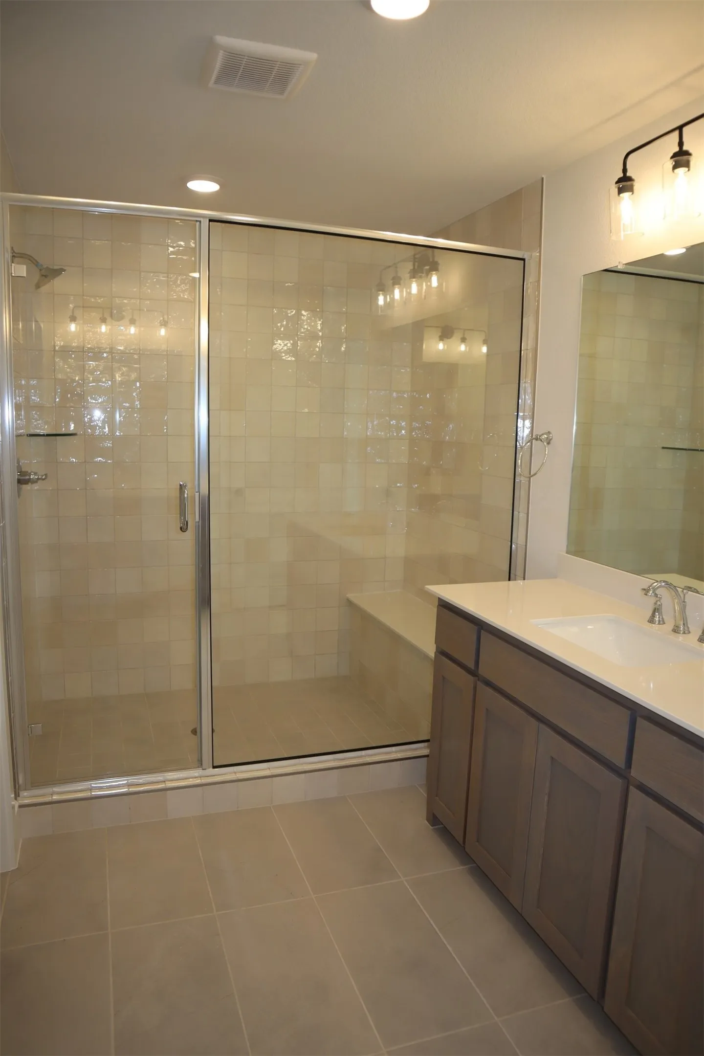 Single Family Residence For Rent in Collin County , 205 Chestnut, Celina, Texas 75009, 3 Bedroom, 3 Bathroom, 2 Garage spaces, 2,426 Sqft, built in 2025, New Construction - Complete, mls#21188408, Real Estate Agent in Celina, Homes For Rent in Collin county, Homes For Rent in Celina, Realtor in Celina Texas, Real Estate Brokerage Independent Realty Texas, Luminita Cordes Realtor