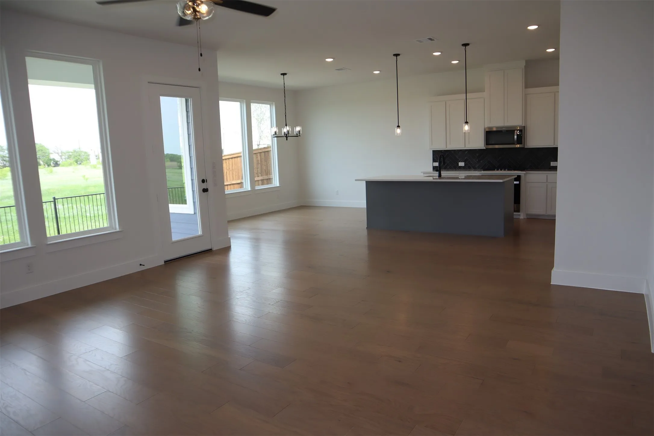 Single Family Residence For Rent in Collin County , 205 Chestnut, Celina, Texas 75009, 3 Bedroom, 3 Bathroom, 2 Garage spaces, 2,426 Sqft, built in 2025, New Construction - Complete, mls#21188408, Real Estate Agent in Celina, Homes For Rent in Collin county, Homes For Rent in Celina, Realtor in Celina Texas, Real Estate Brokerage Independent Realty Texas, Luminita Cordes Realtor