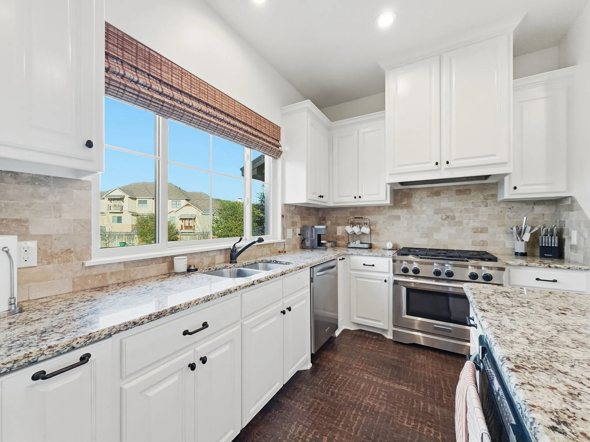 Townhouse For Sale in Palo Pinto County , 3003 Shoreside Point, Graford, Texas 76449, 4 Bedroom, 5 Bathroom, 2 Garage spaces, 2,590 Sqft, built in 2011, Preowned, mls#21186027, Real Estate Agent in Graford, Homes For Sale in Palo Pinto county, Homes For Sale in Graford, Realtor in Graford Texas, Real Estate Brokerage Independent Realty Texas, Luminita Cordes Realtor